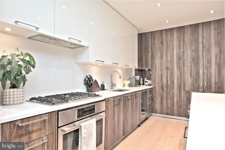 THE BORO TYSONS - Residential