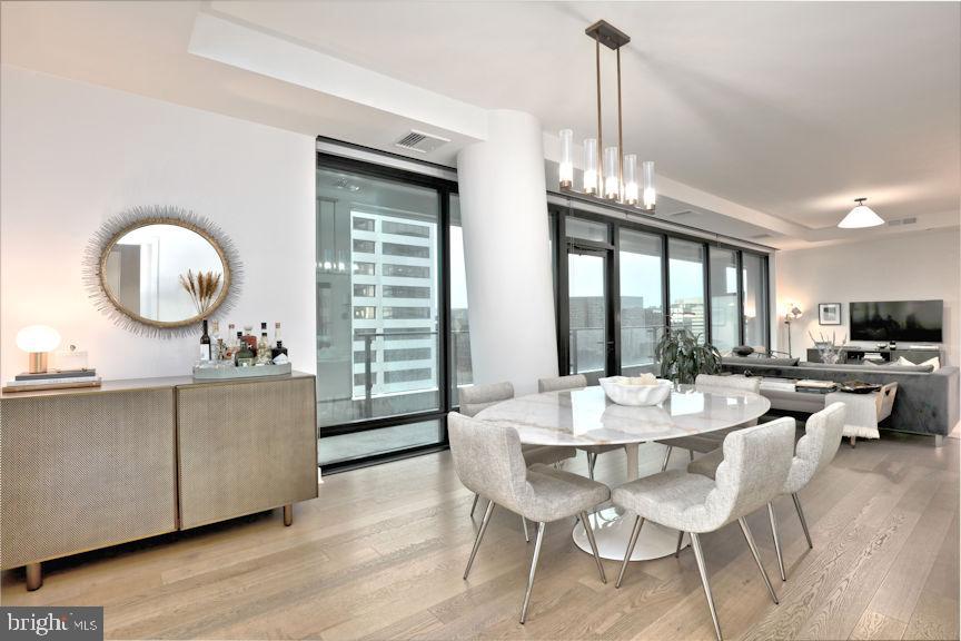 THE BORO TYSONS - Residential