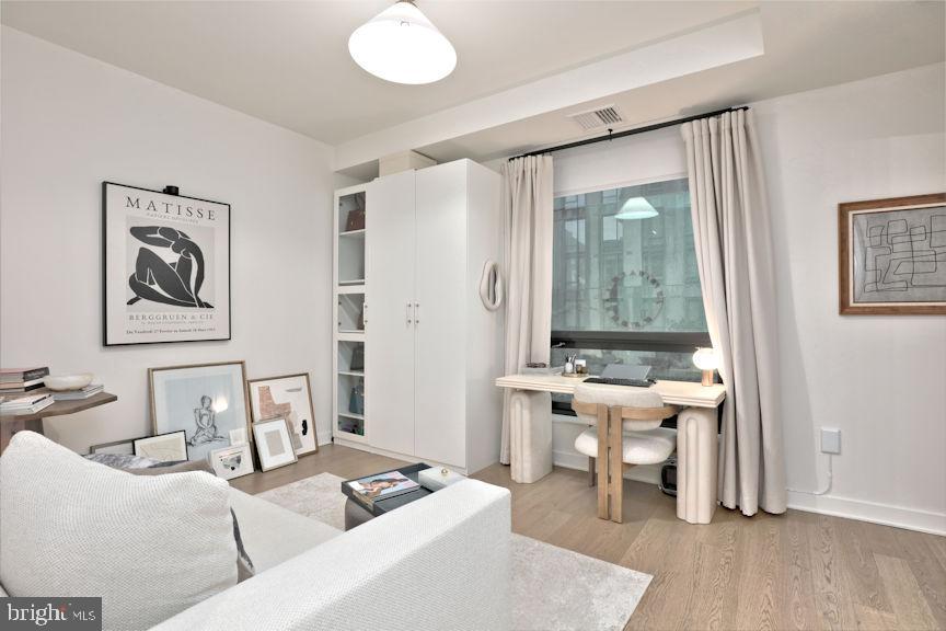 THE BORO TYSONS - Residential