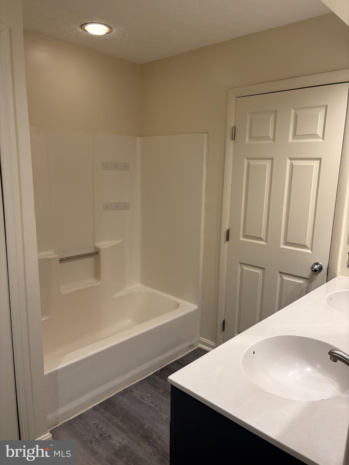 RIVERSIDE - Residential