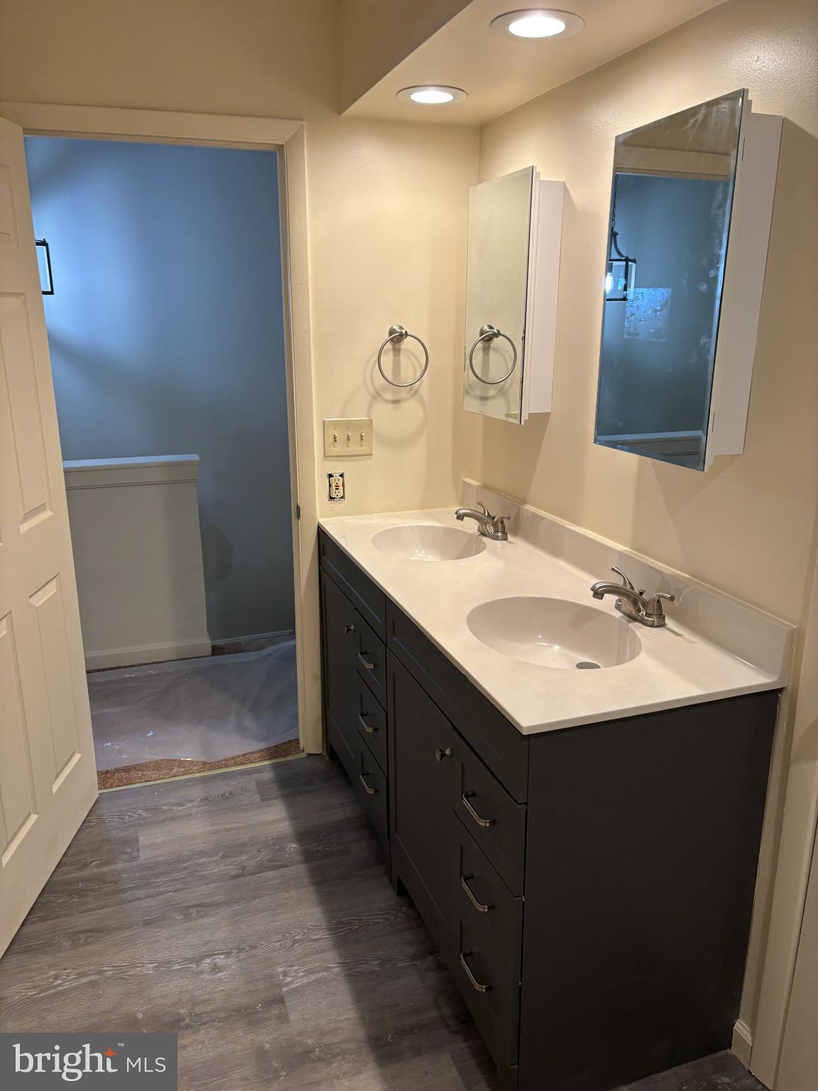 RIVERSIDE - Residential