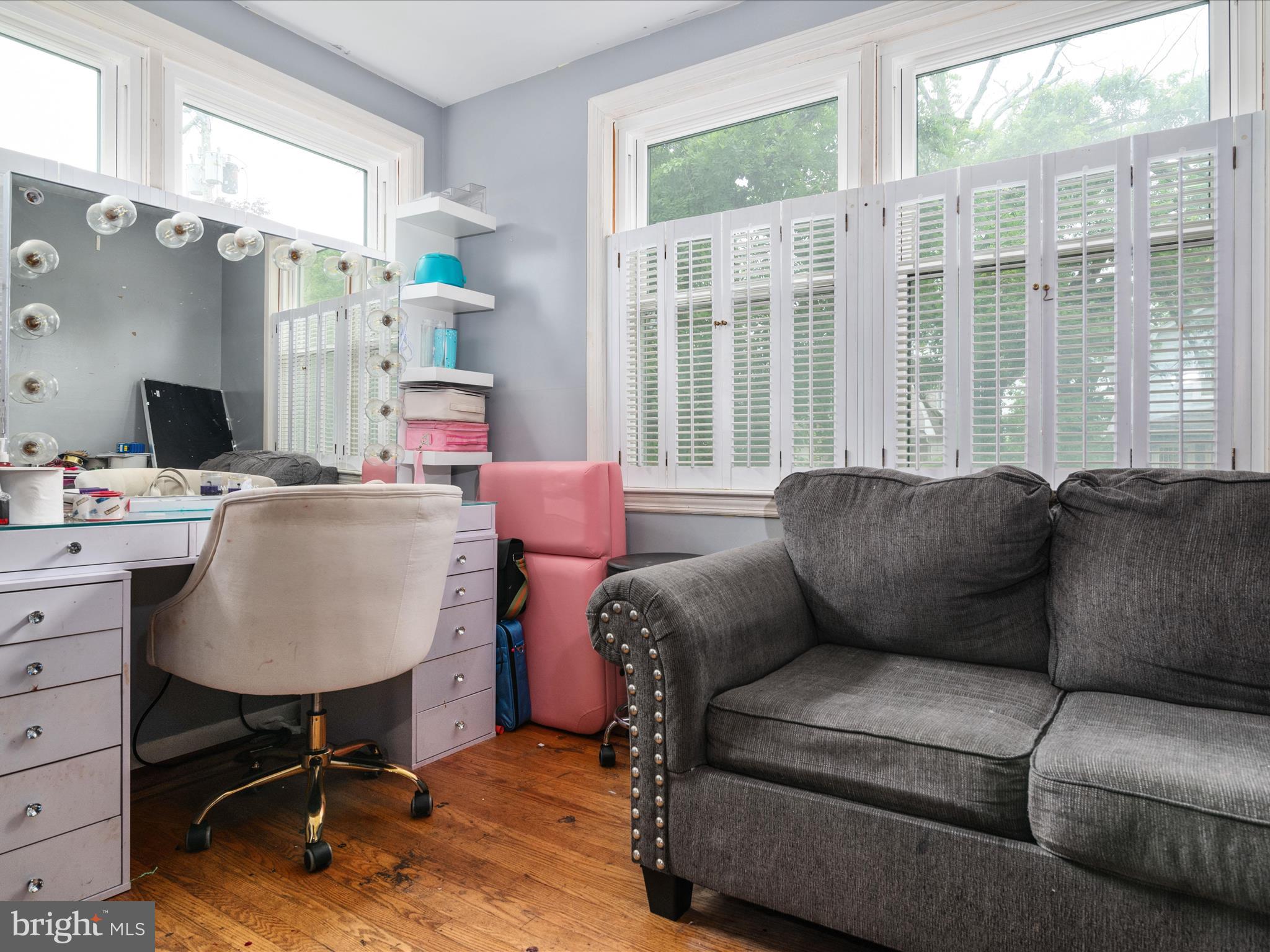 PARKVILLE - Residential