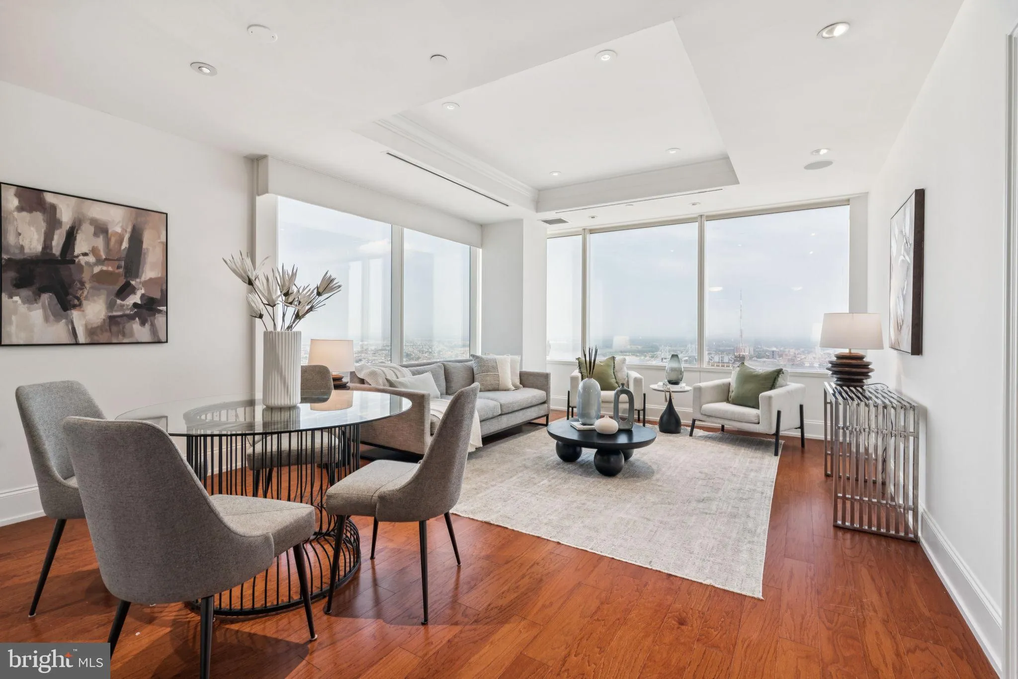 Philadelphia, Pennsylvania 19102, United States, 2 Bedrooms Bedrooms, ,2 BathroomsBathrooms,Residential,Active,155140