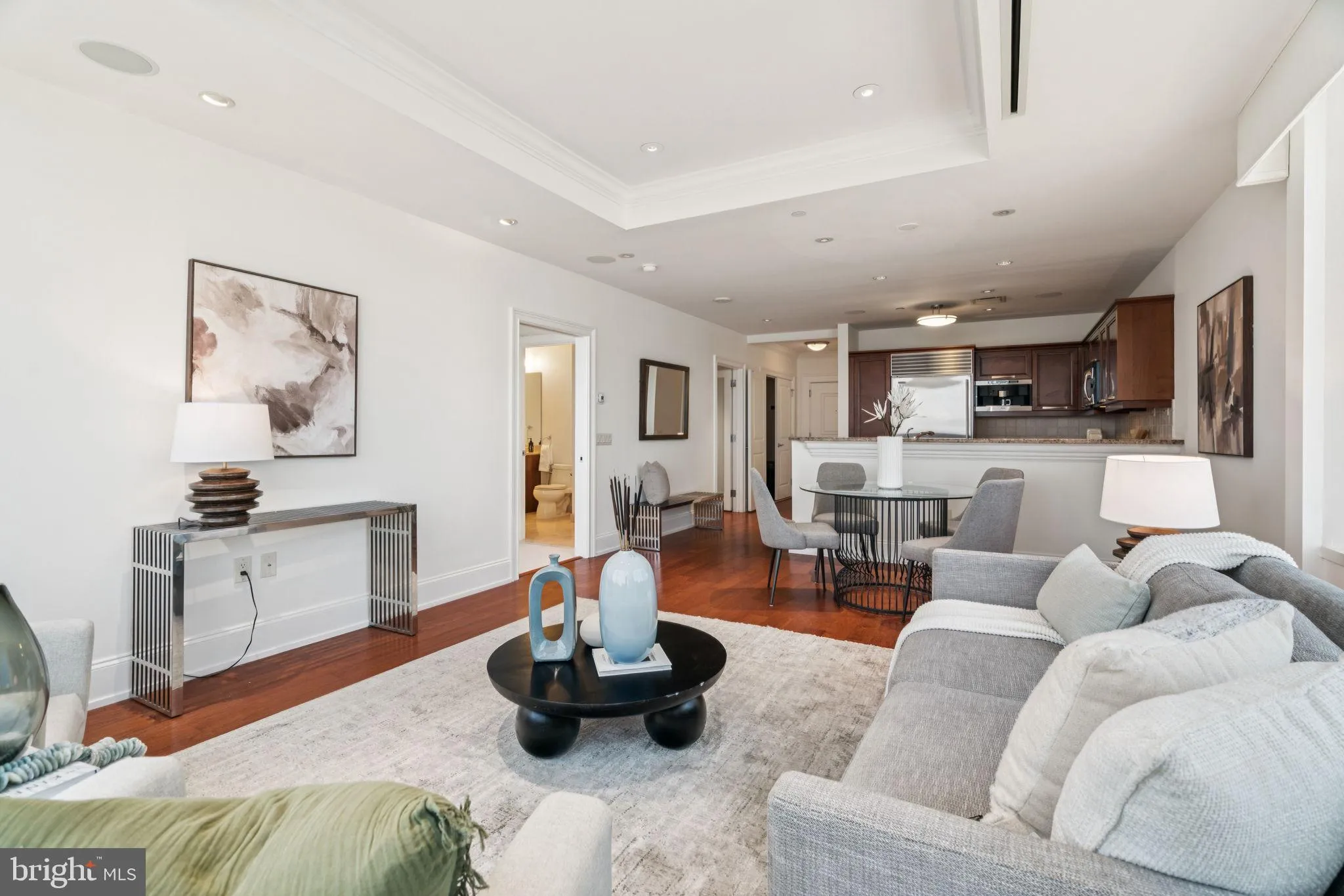 Philadelphia, Pennsylvania 19102, United States, 2 Bedrooms Bedrooms, ,2 BathroomsBathrooms,Residential,Active,155140