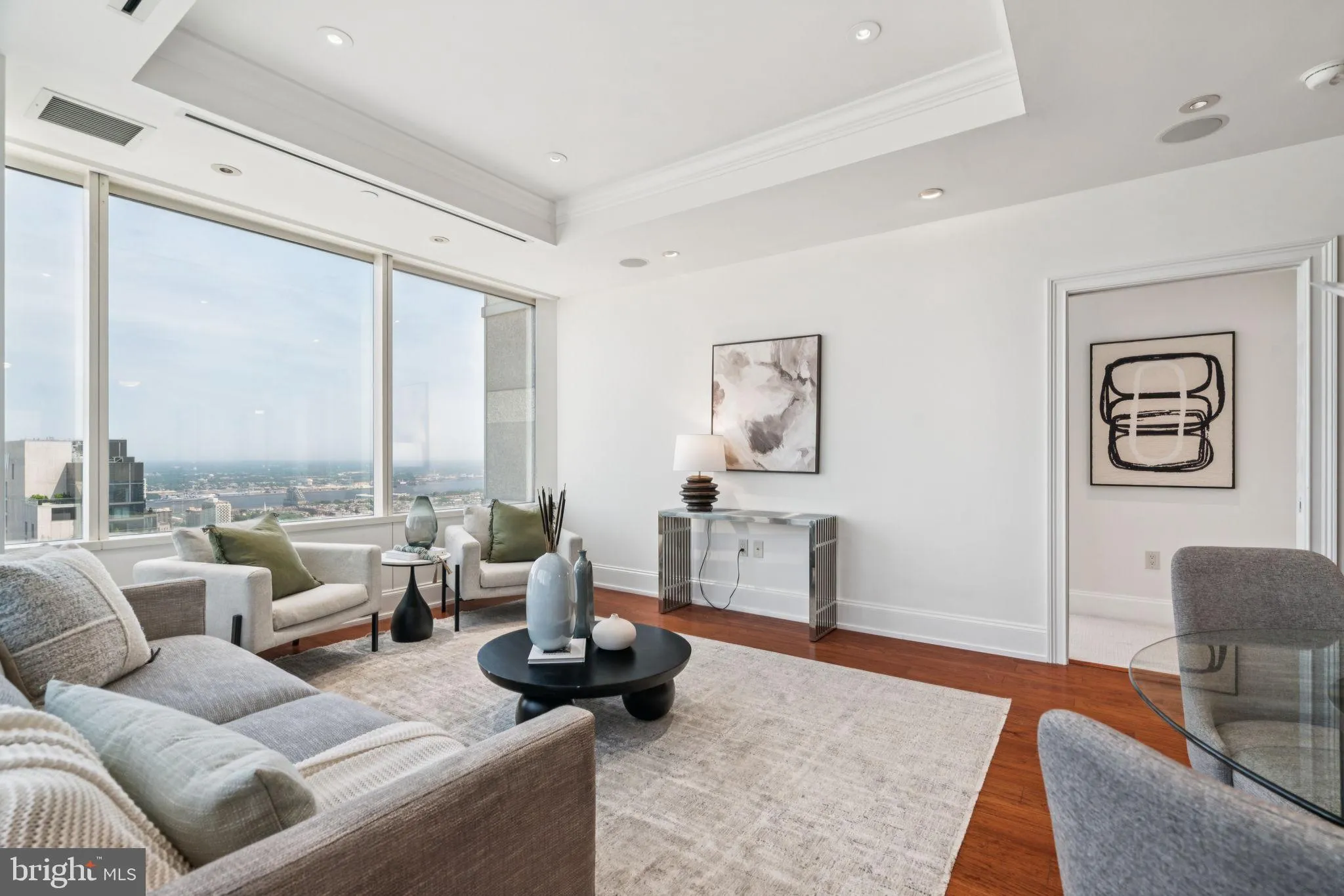 Philadelphia, Pennsylvania 19102, United States, 2 Bedrooms Bedrooms, ,2 BathroomsBathrooms,Residential,Active,155140