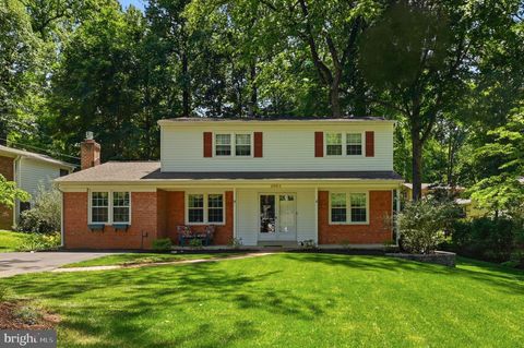 Photo of 5004 Linette Lane, ANNANDALE, VA 22003 (MLS # VAFX2322898)