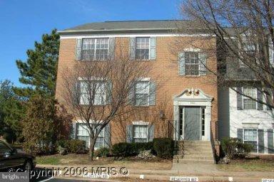 HUNTERS SQUARE - Residential Lease