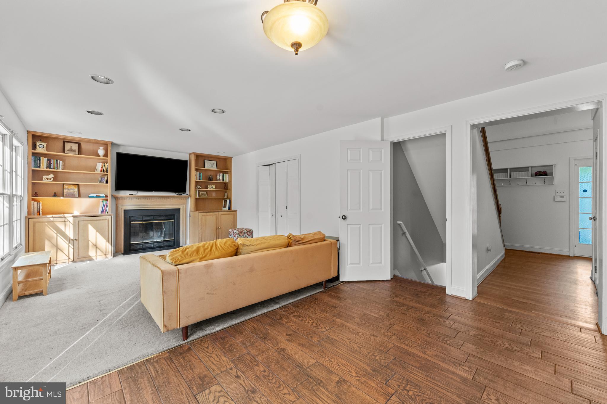MOUNT WASHINGTON - Residential