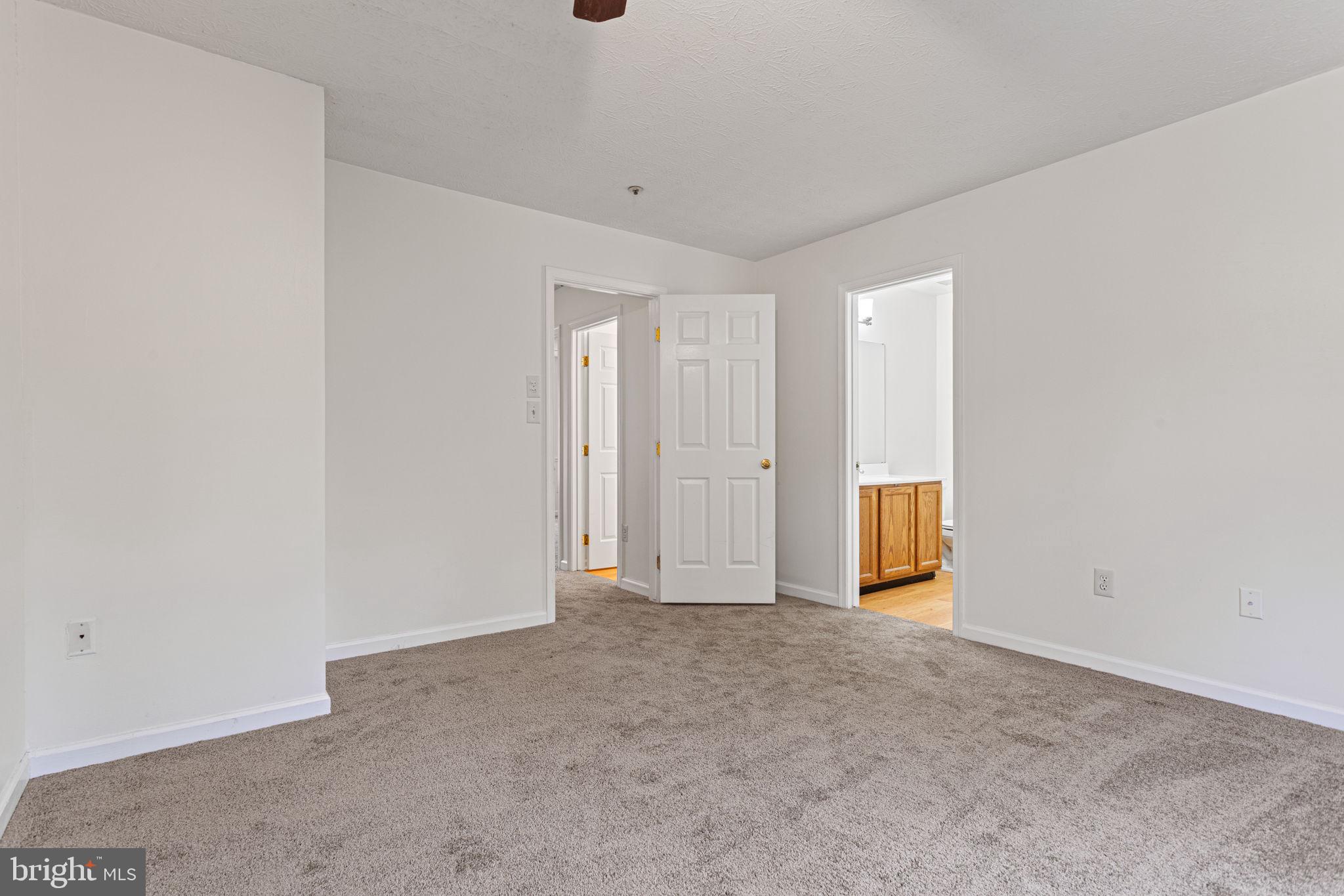 FOX CHASE - Residential