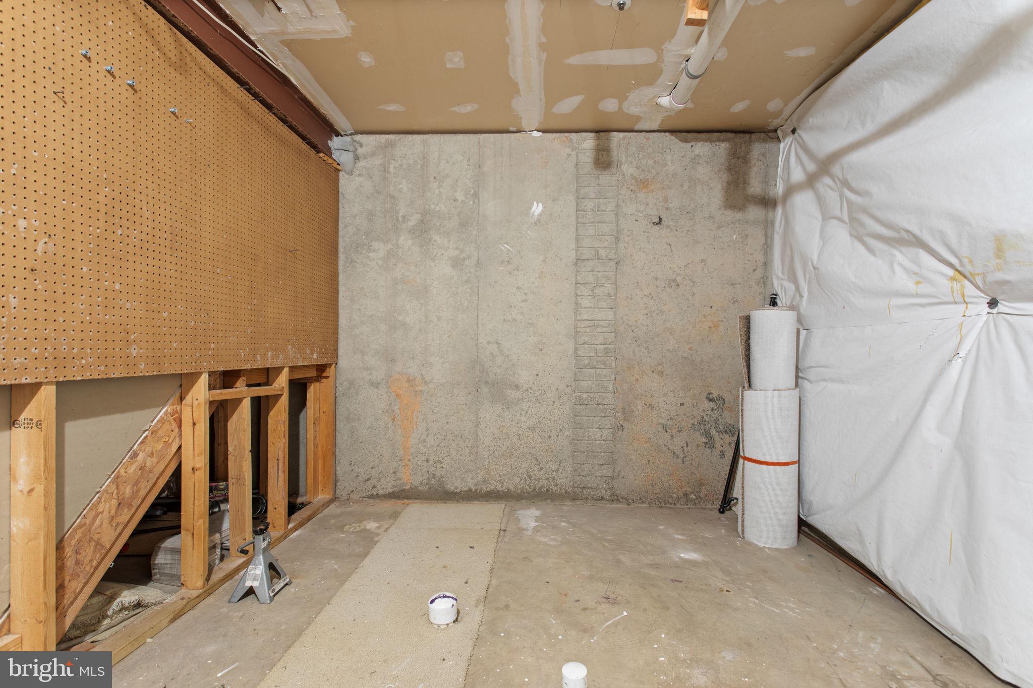 FOX CHASE - Residential