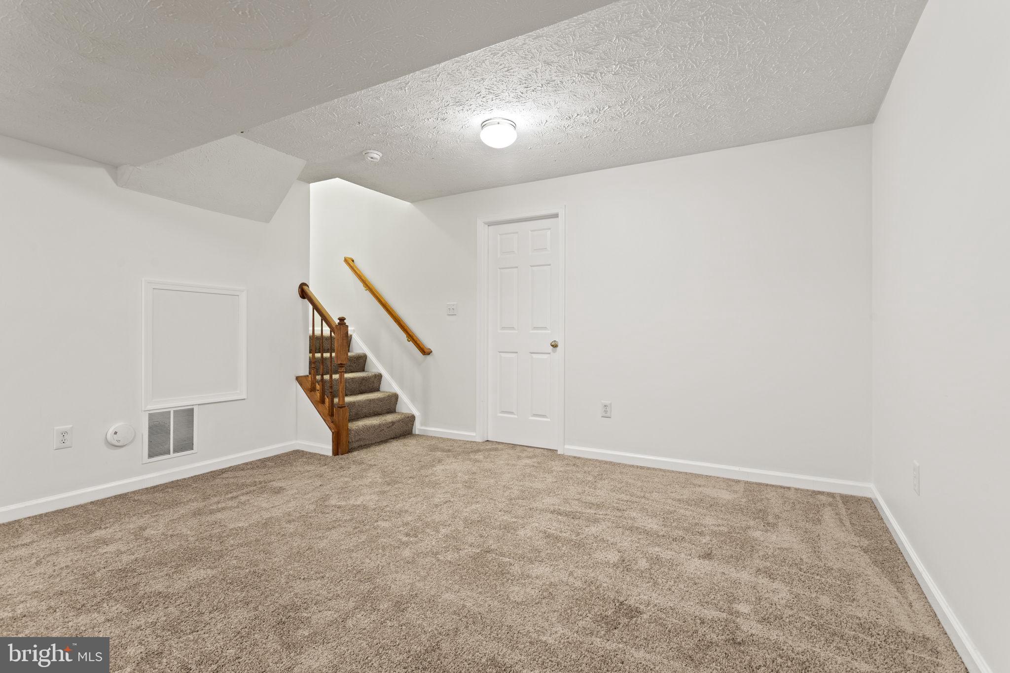 FOX CHASE - Residential