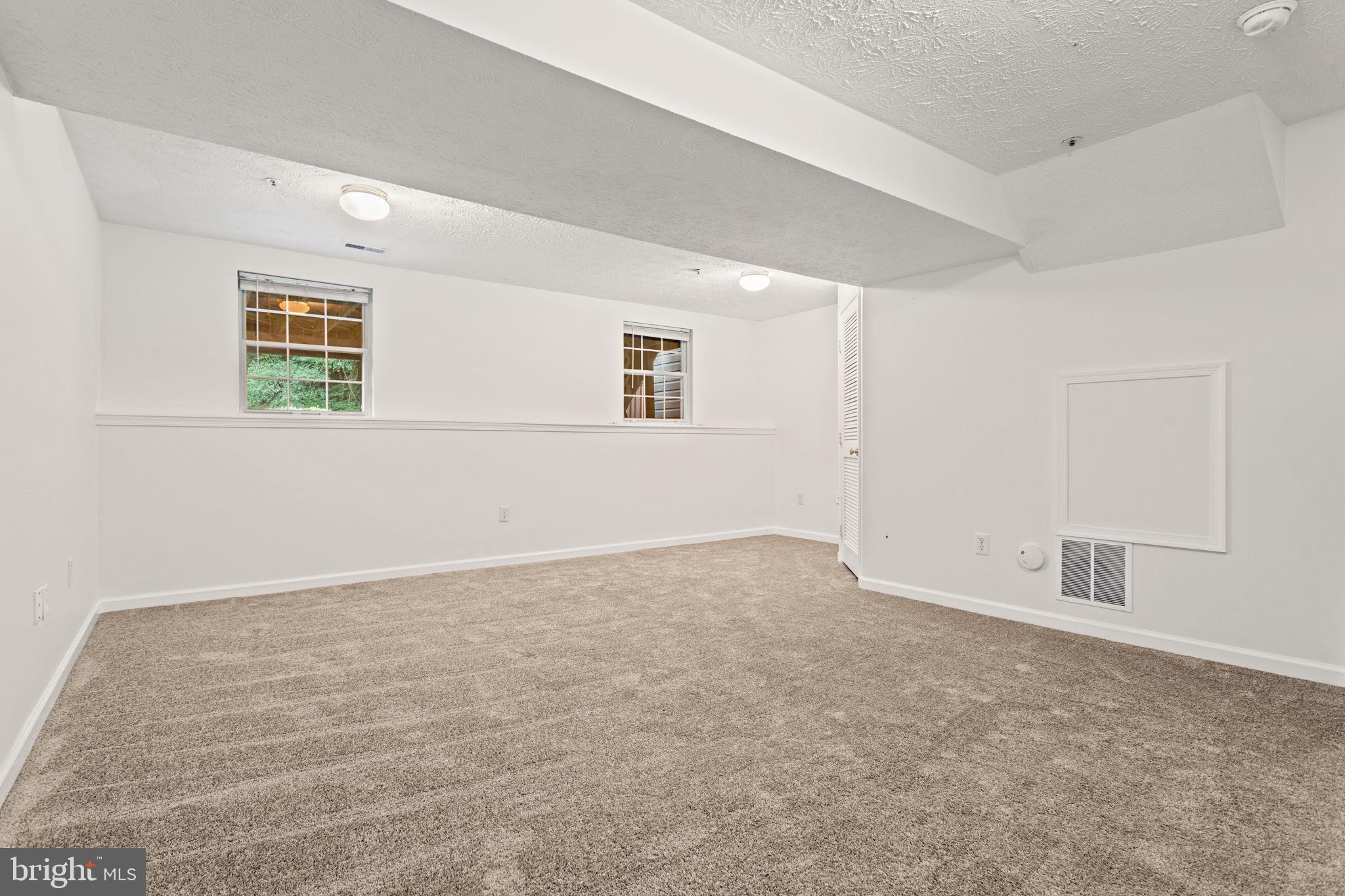 FOX CHASE - Residential