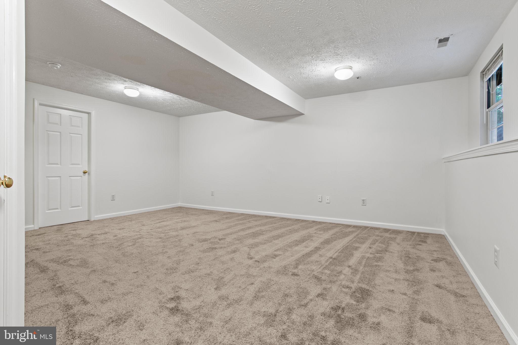 FOX CHASE - Residential