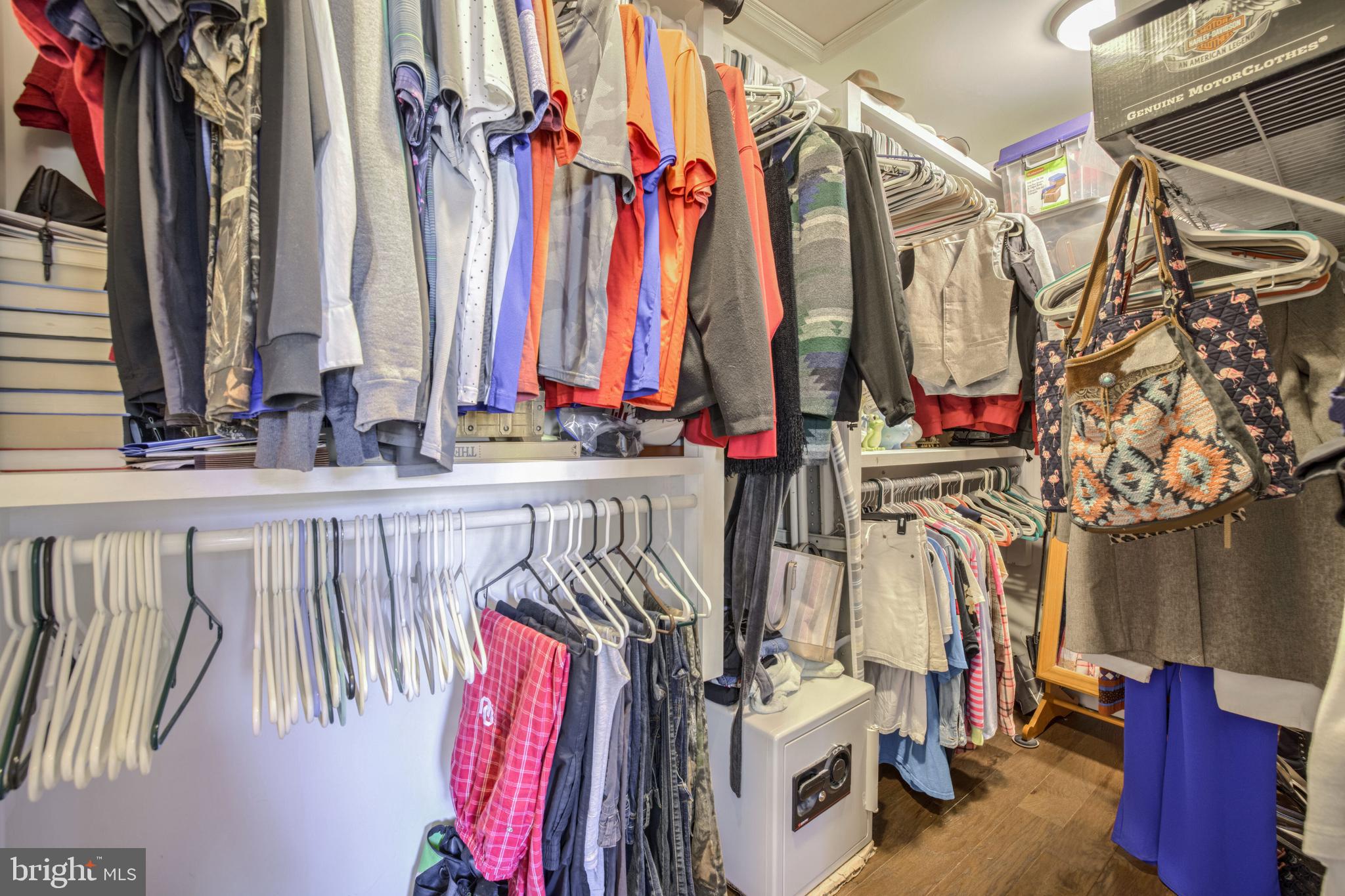 CLOVERLEAF - Residential