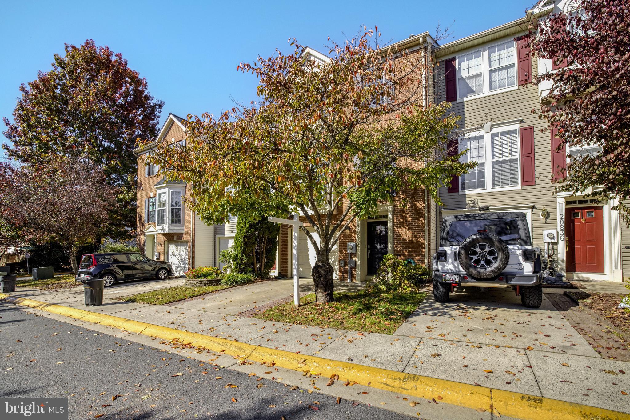 CLOVERLEAF - Residential