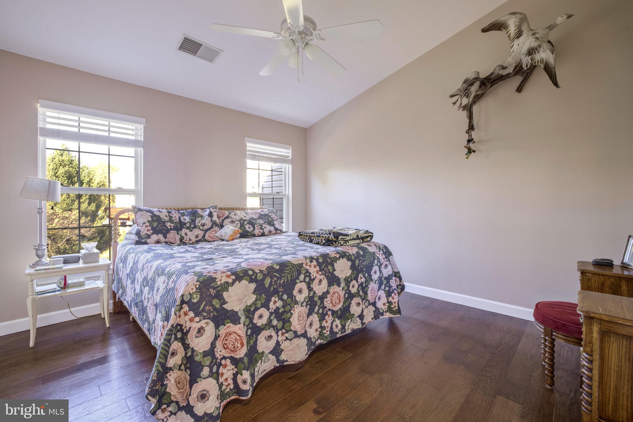 CLOVERLEAF - Residential