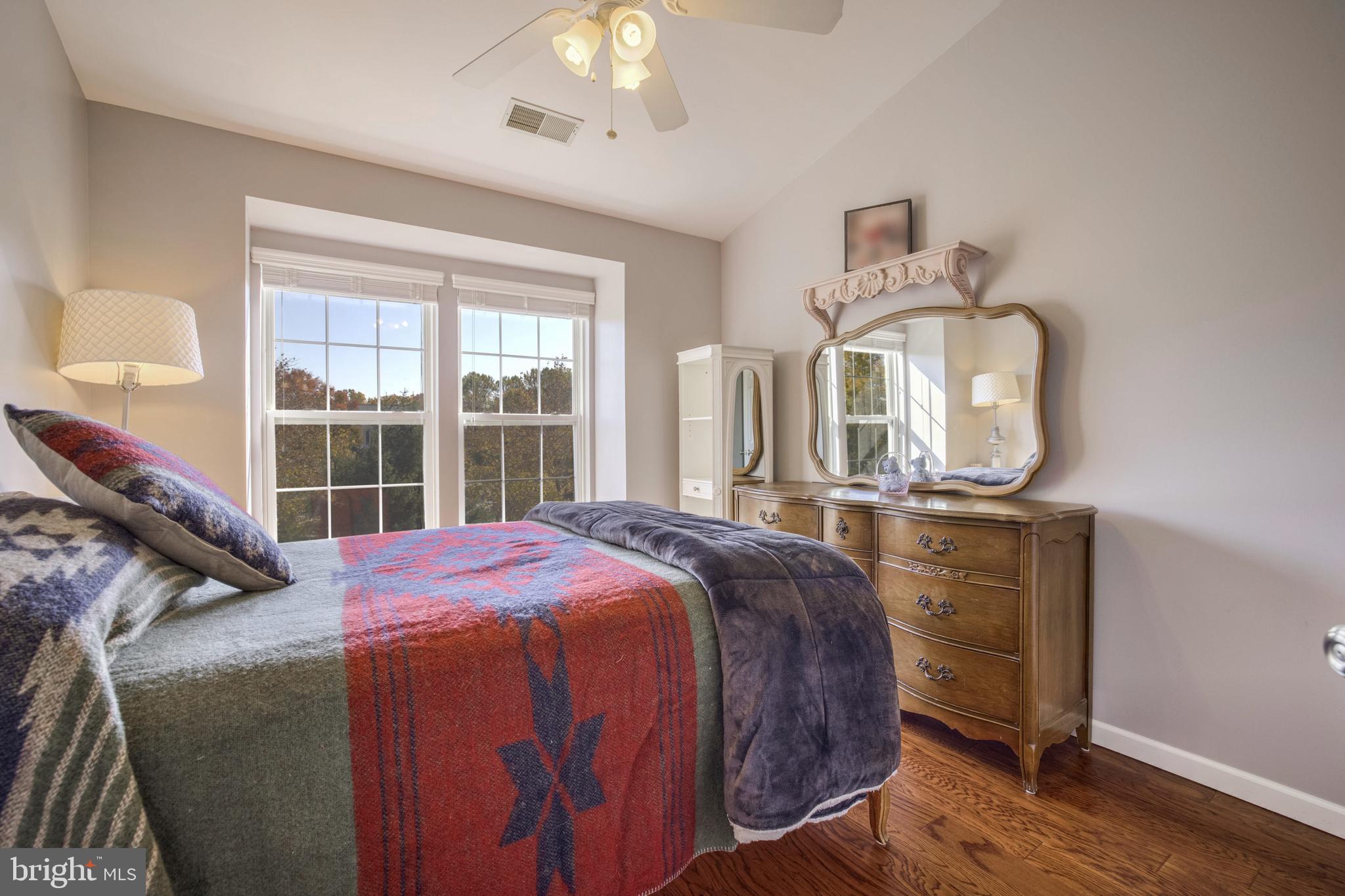 CLOVERLEAF - Residential