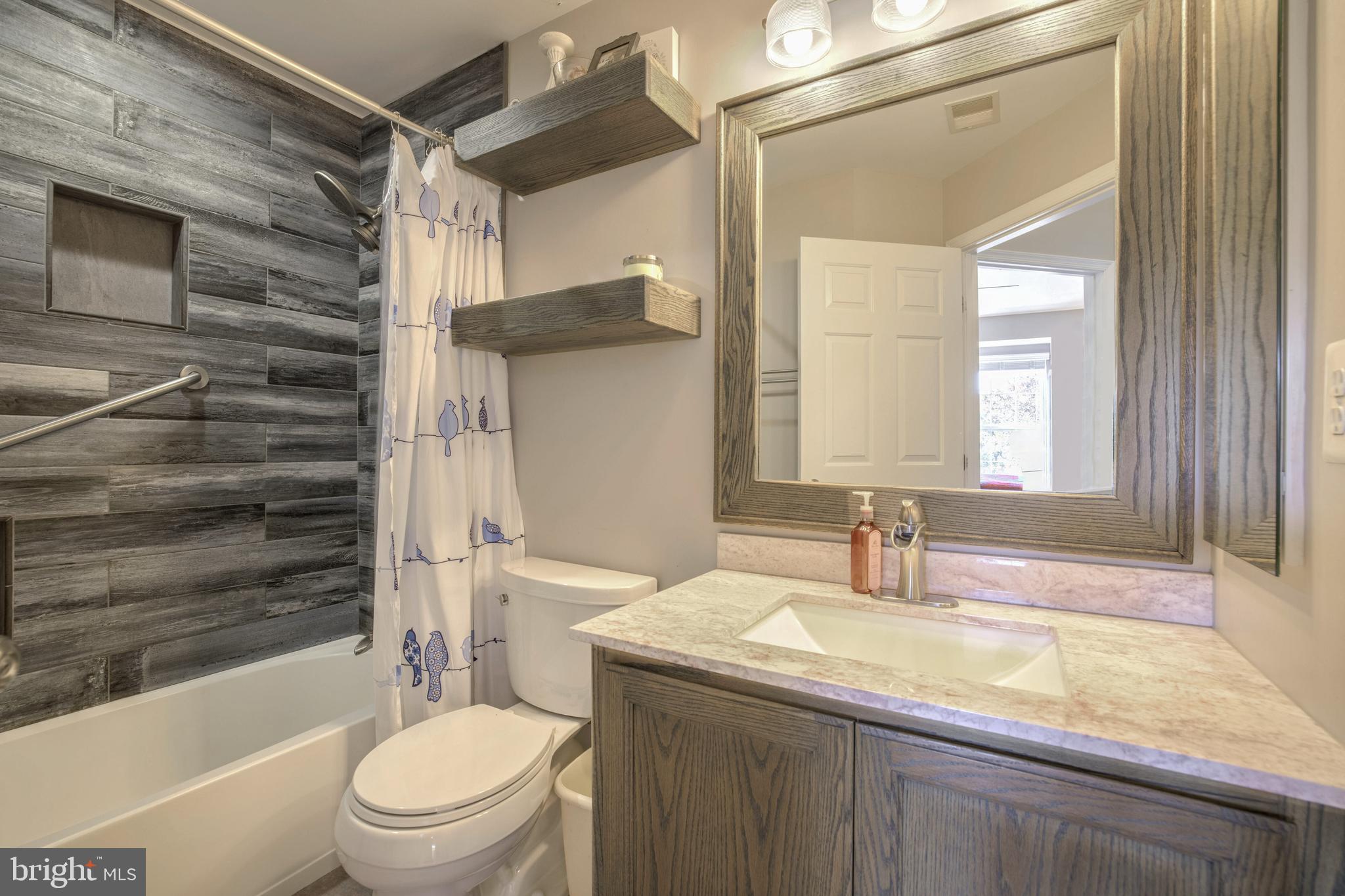 CLOVERLEAF - Residential