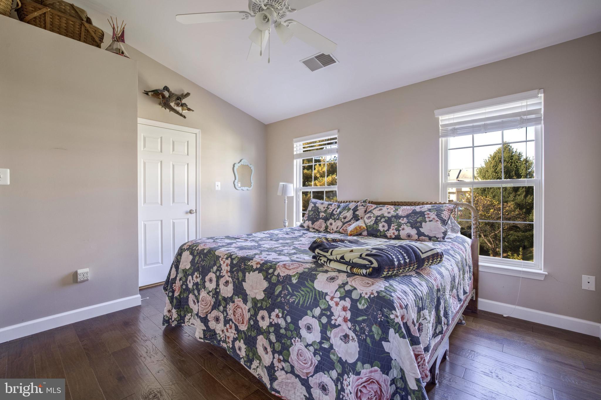 CLOVERLEAF - Residential