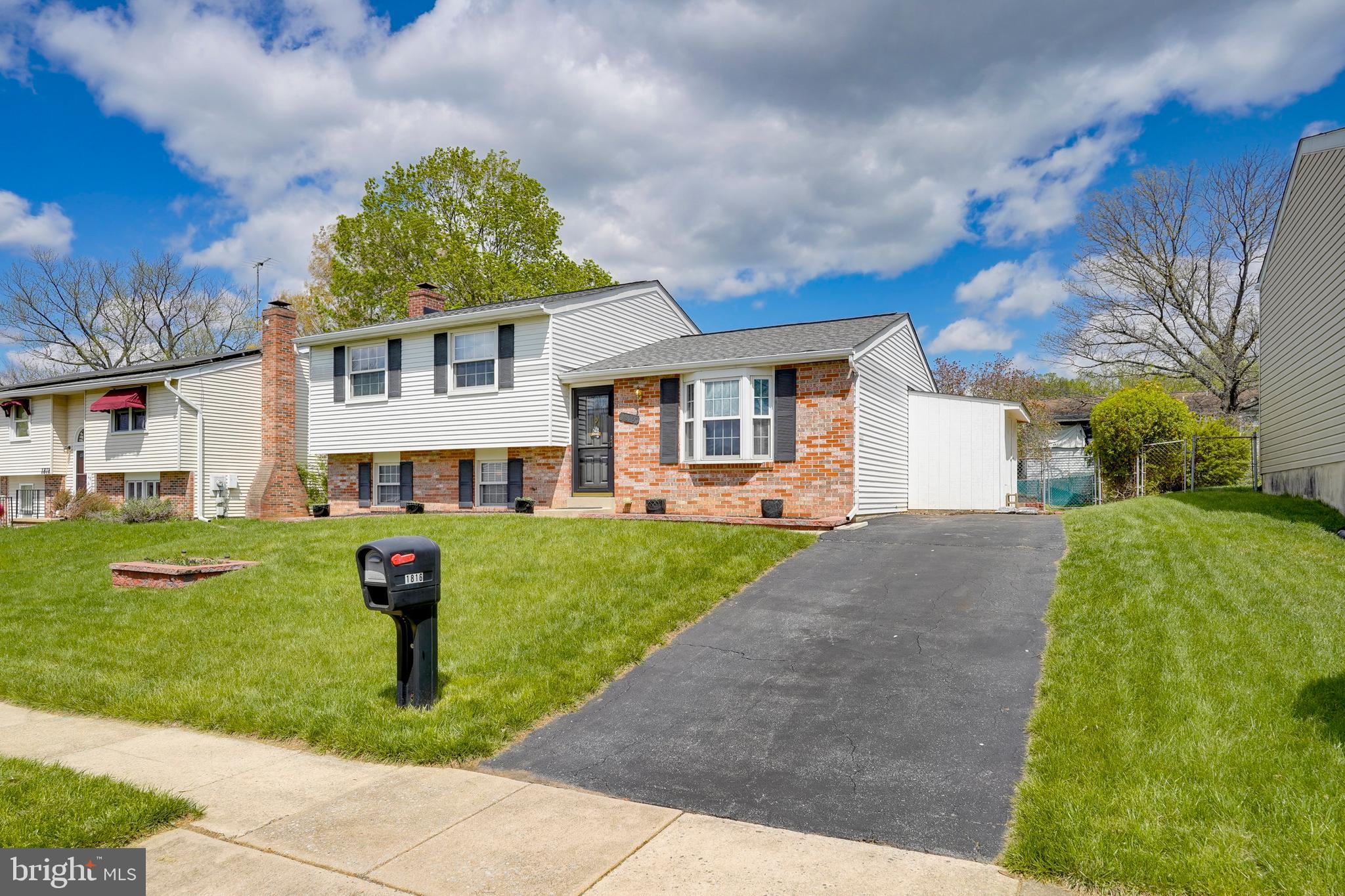 AMBER MEADOWS - Residential