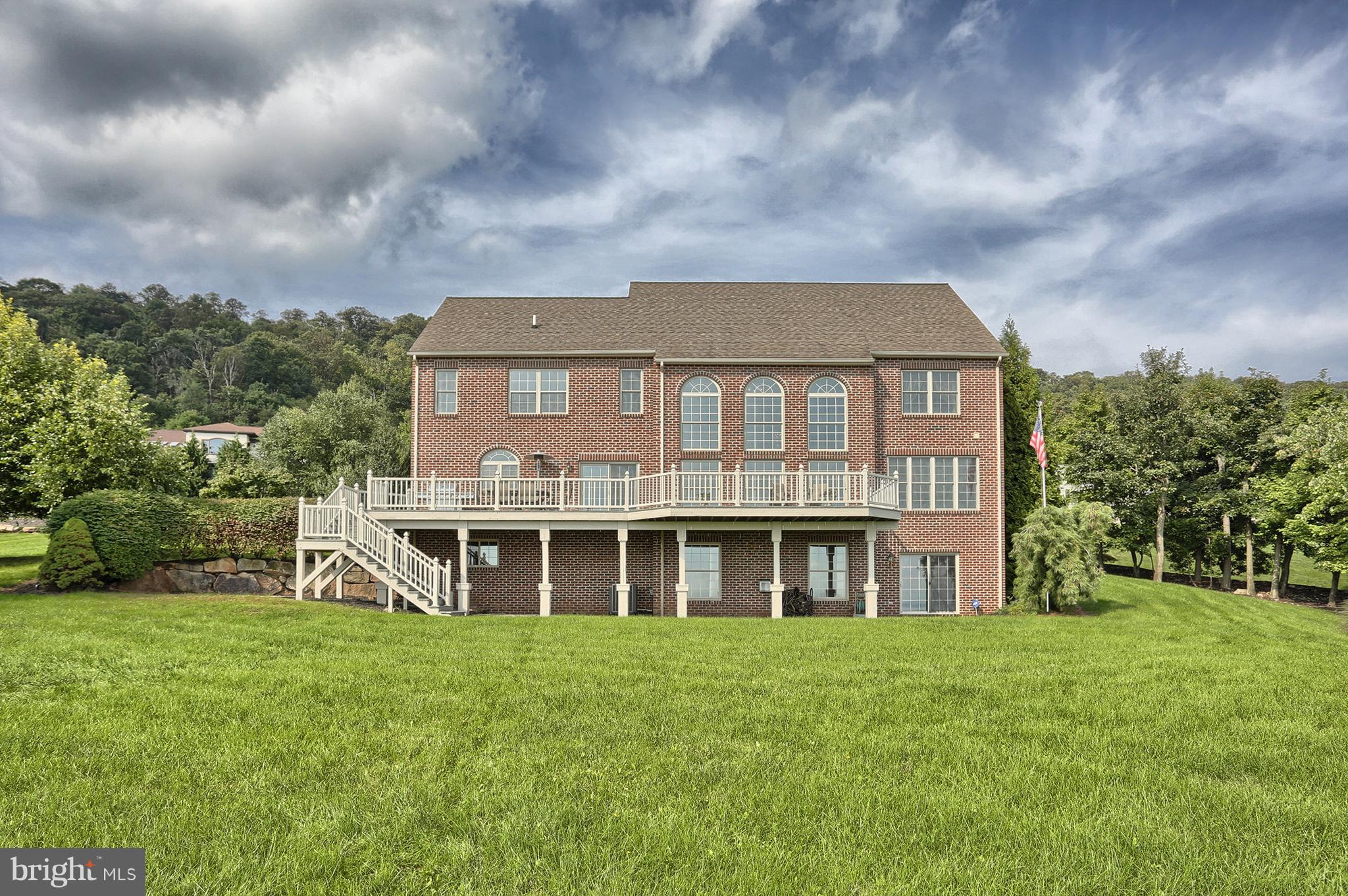 RIVER BEND - Residential