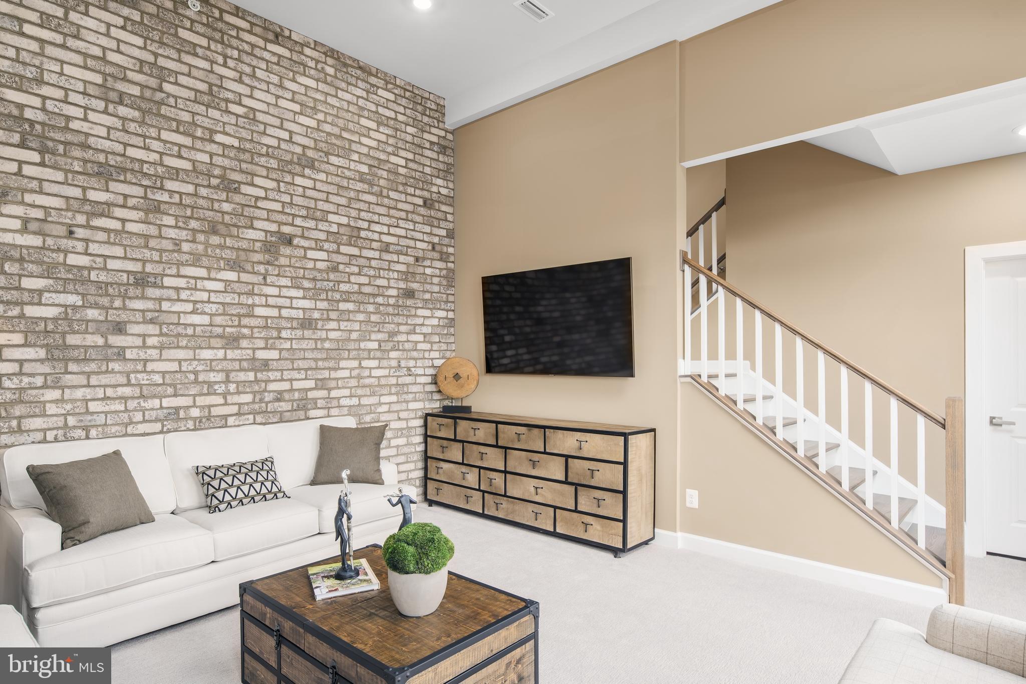 LONGVIEW RIDGE - Residential