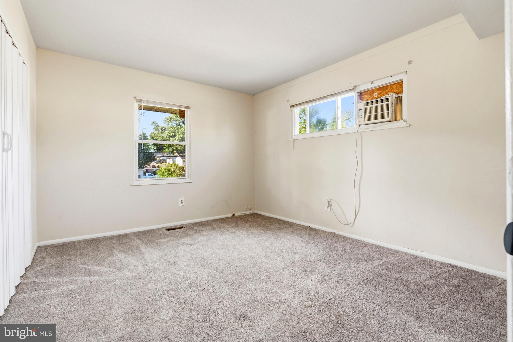 HOLLY PARK - Residential