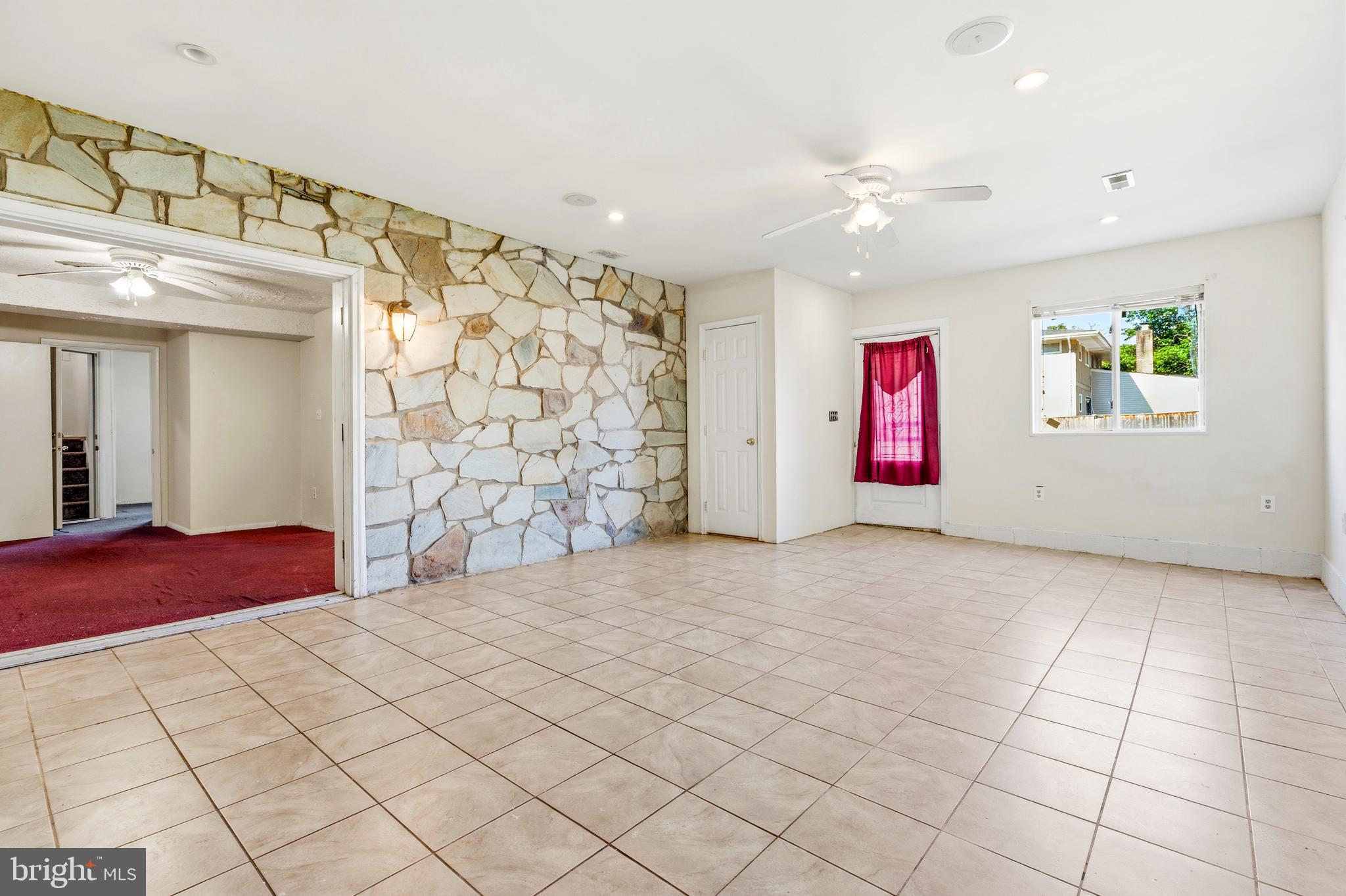 HOLLY PARK - Residential