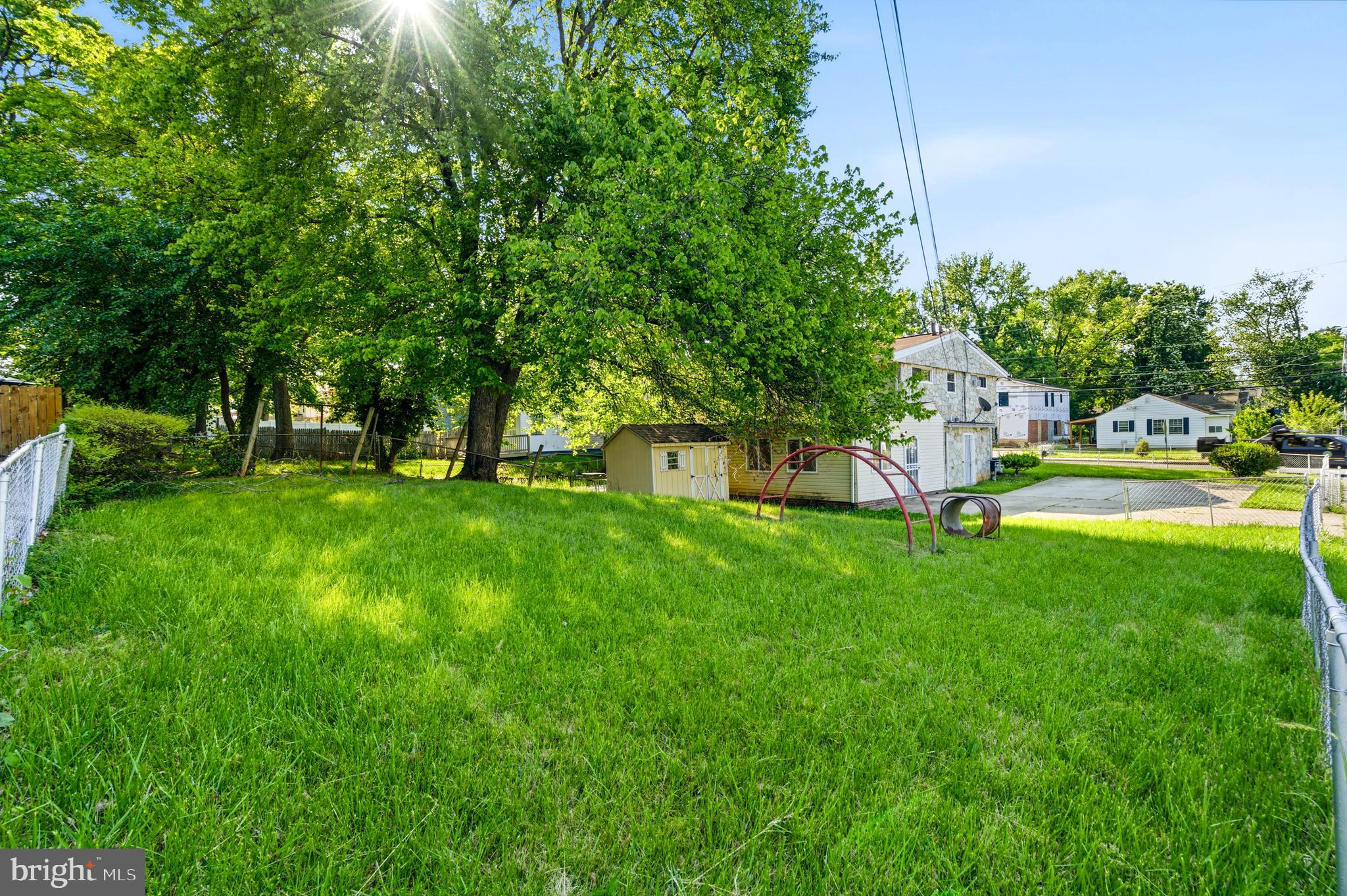 HOLLY PARK - Residential