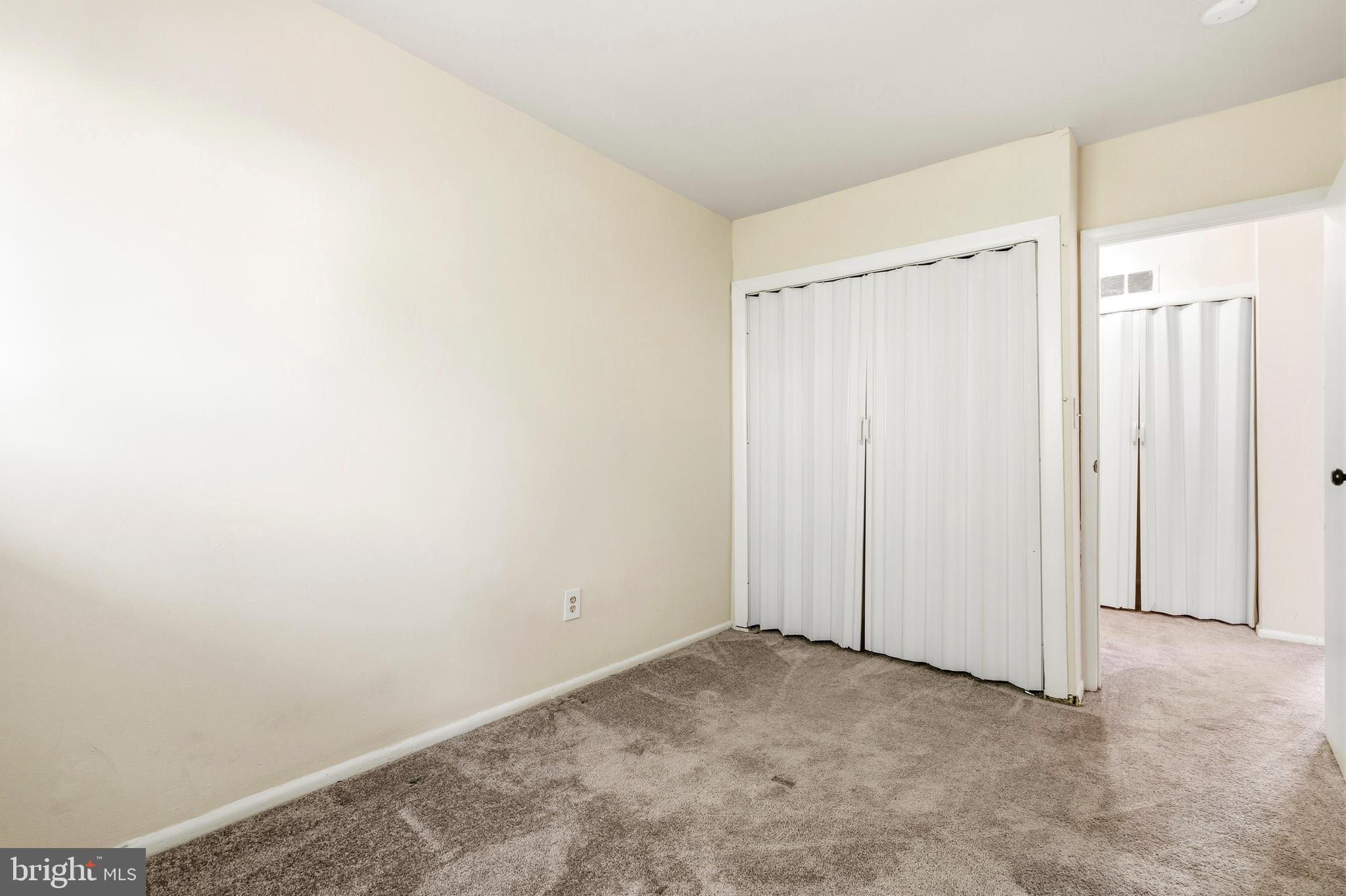 HOLLY PARK - Residential