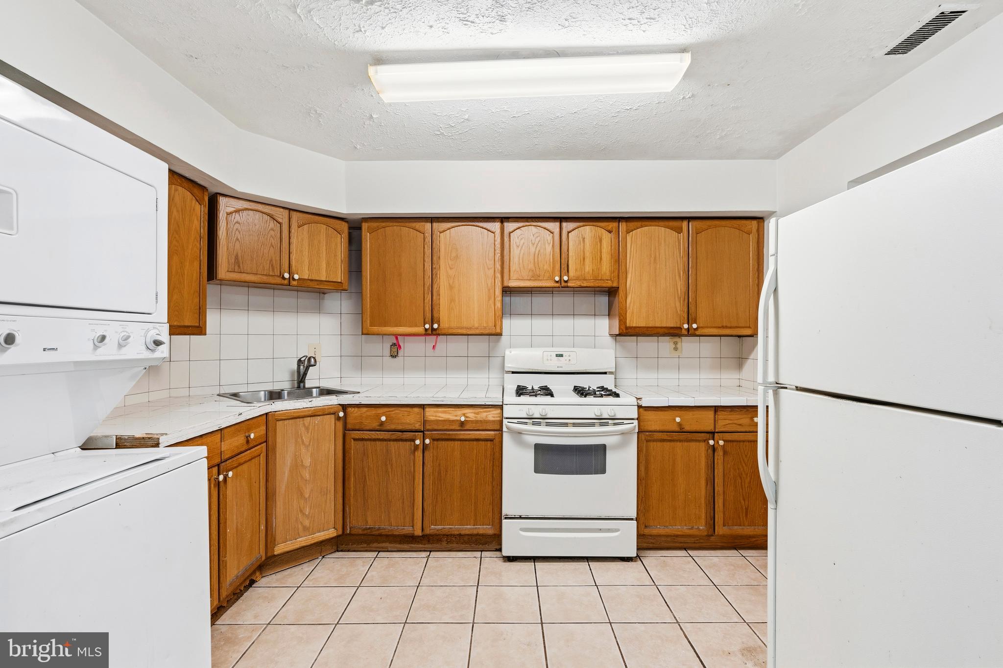 HOLLY PARK - Residential