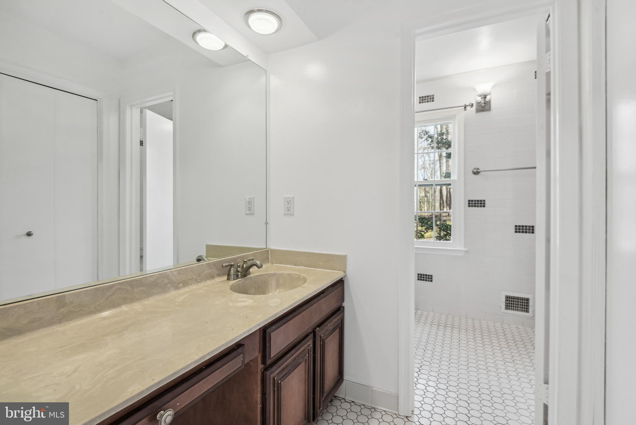 CEDARS OF MC LEAN - Residential