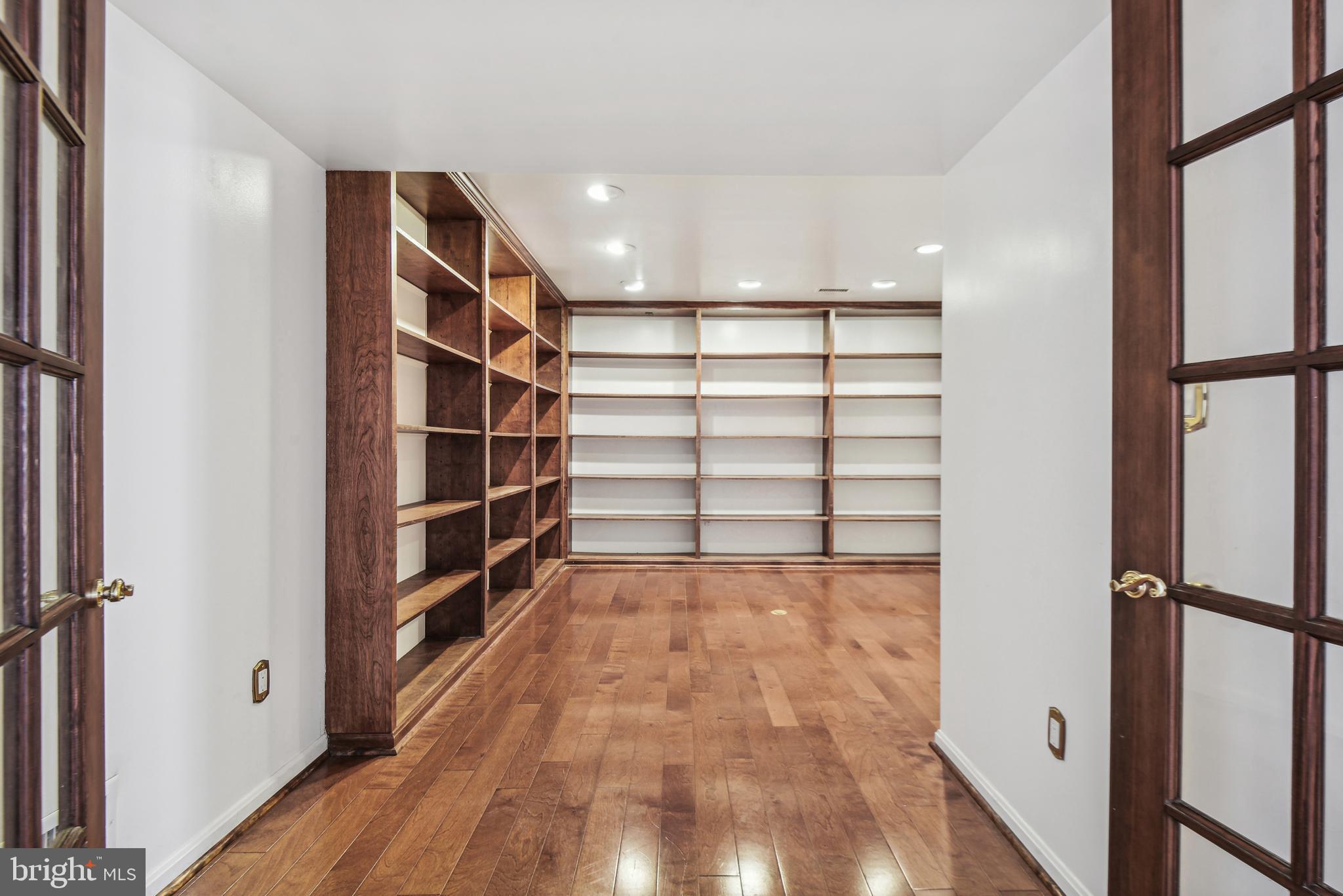 CEDARS OF MC LEAN - Residential