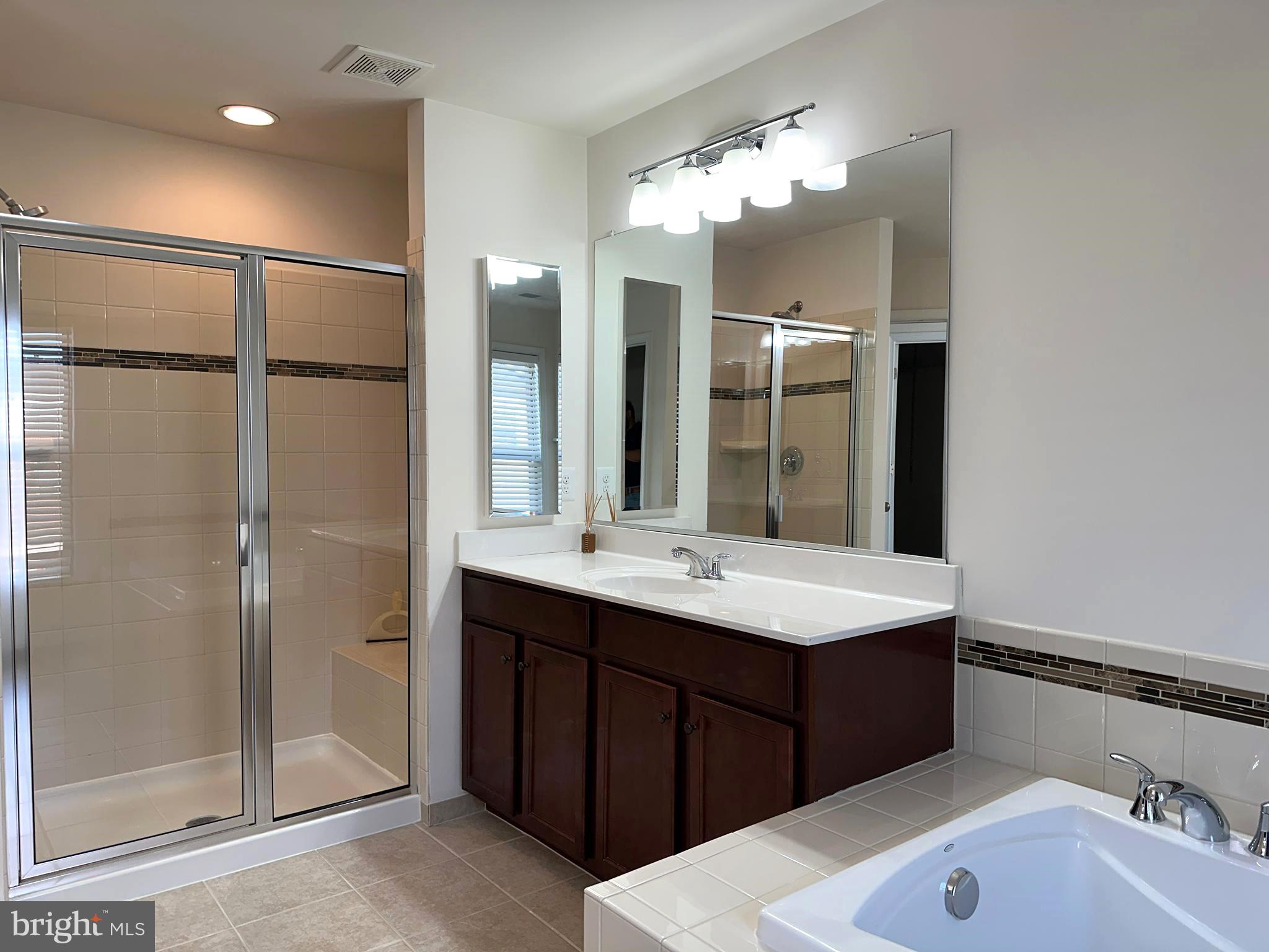 GLASCOCK FIELD AT STONE RIDGE - Residential Lease