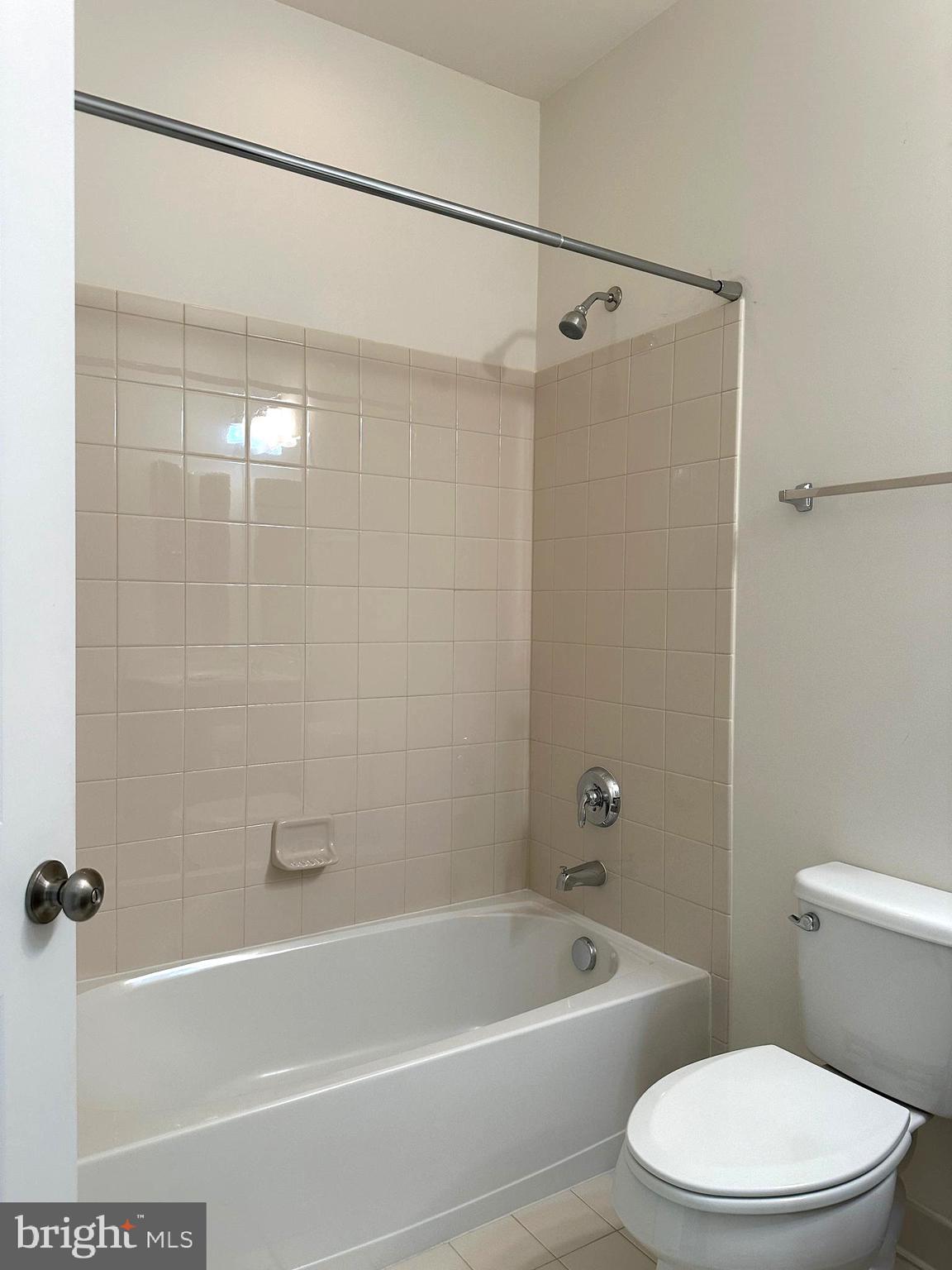 GLASCOCK FIELD AT STONE RIDGE - Residential Lease