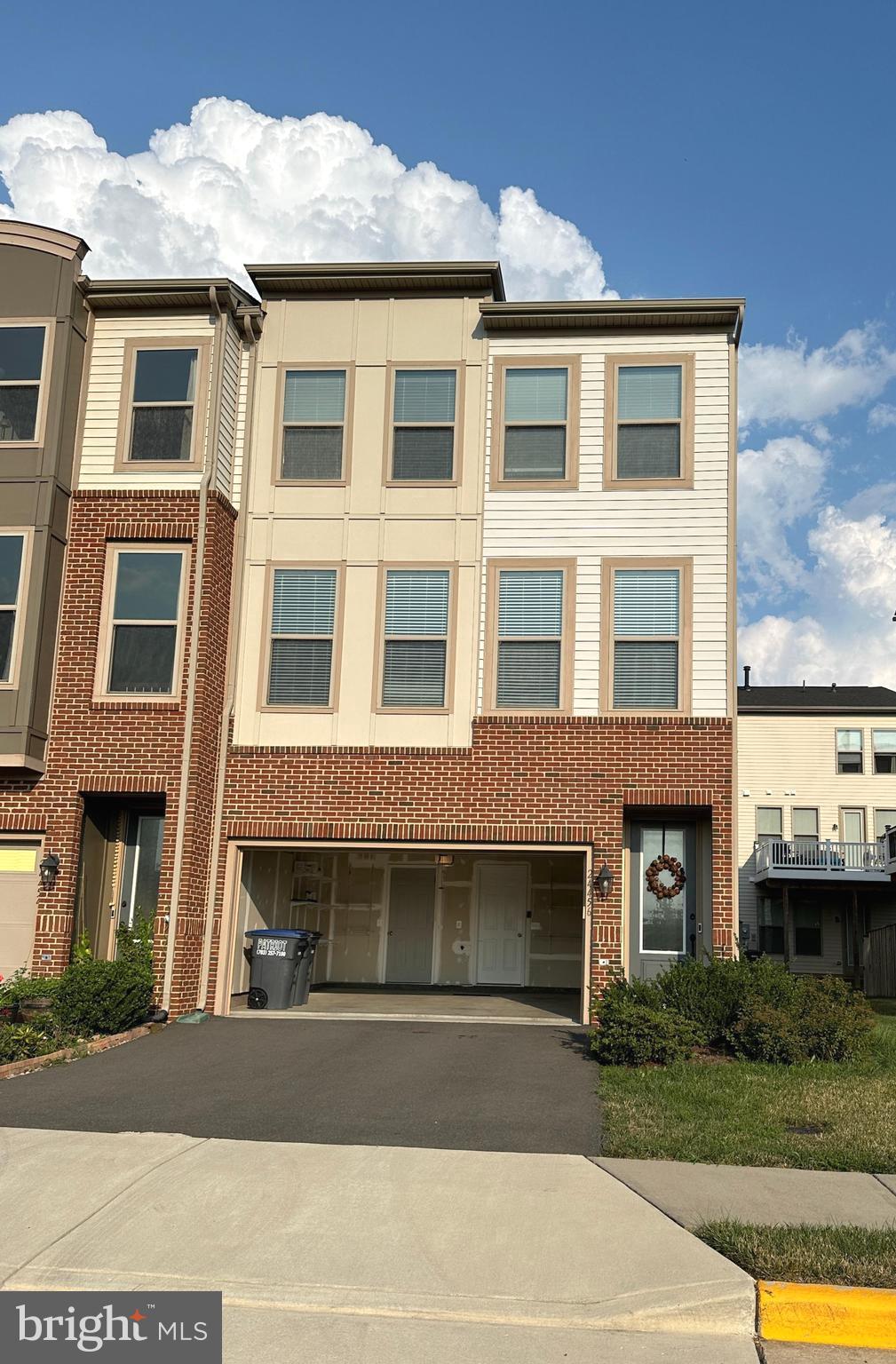 GLASCOCK FIELD AT STONE RIDGE - Residential Lease