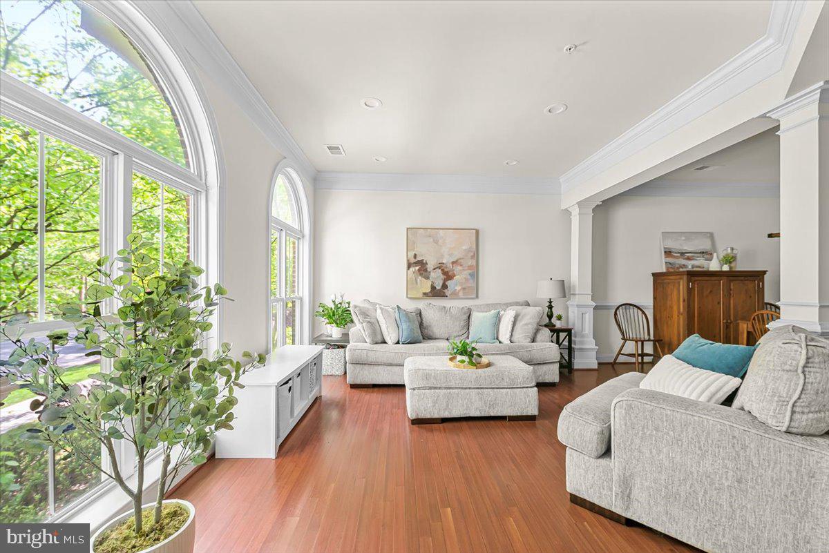 207 CREEK VALLEY LANE