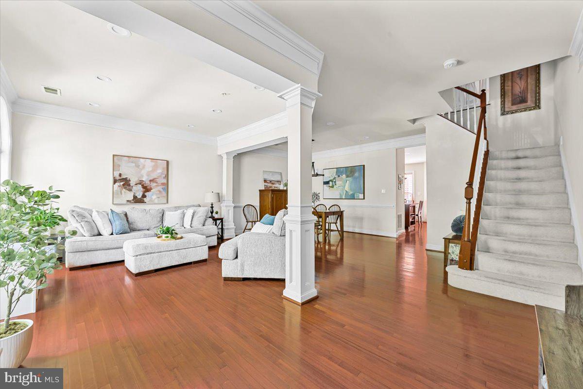 KING FARM WATKINS POND - Residential