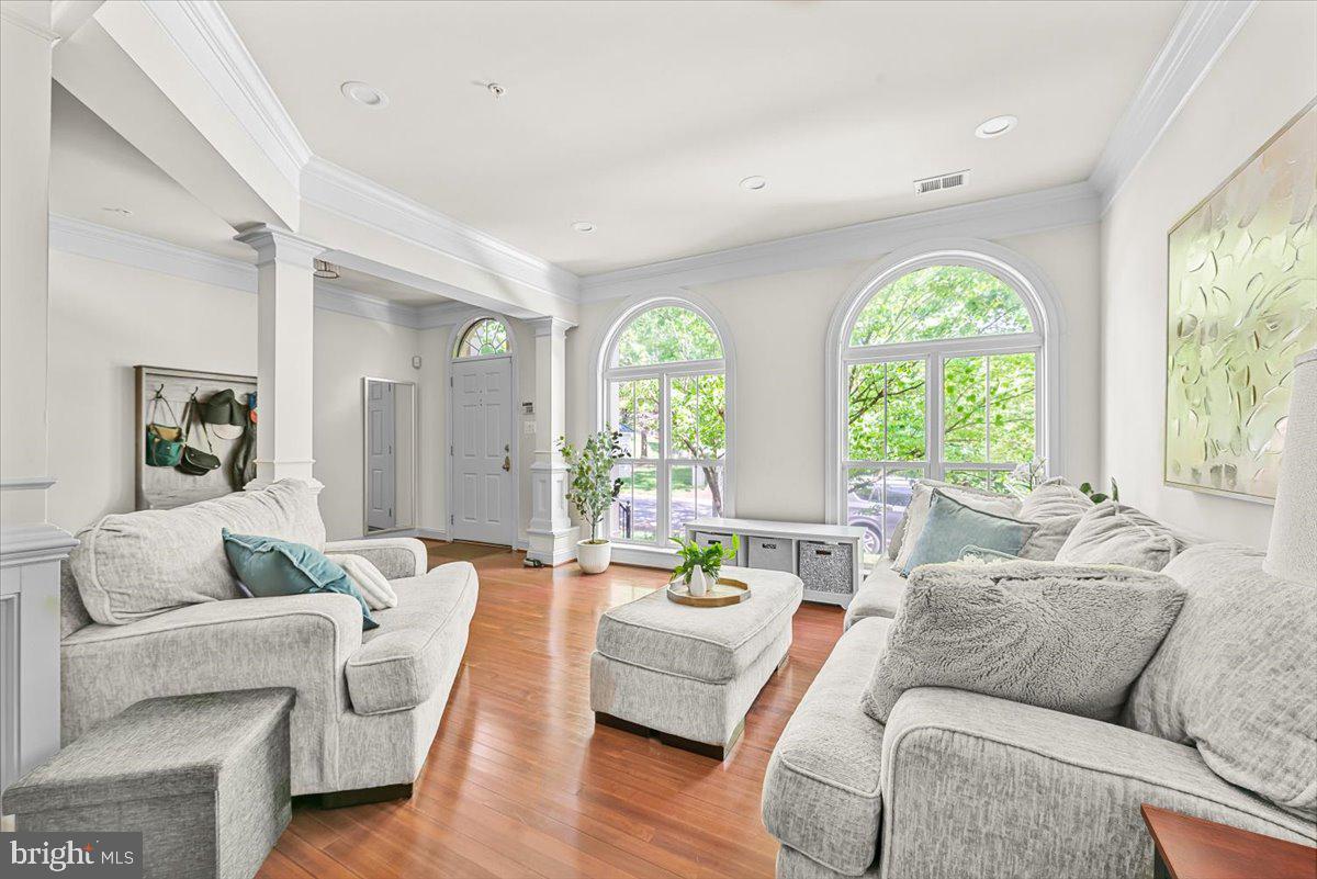 207 CREEK VALLEY LANE
