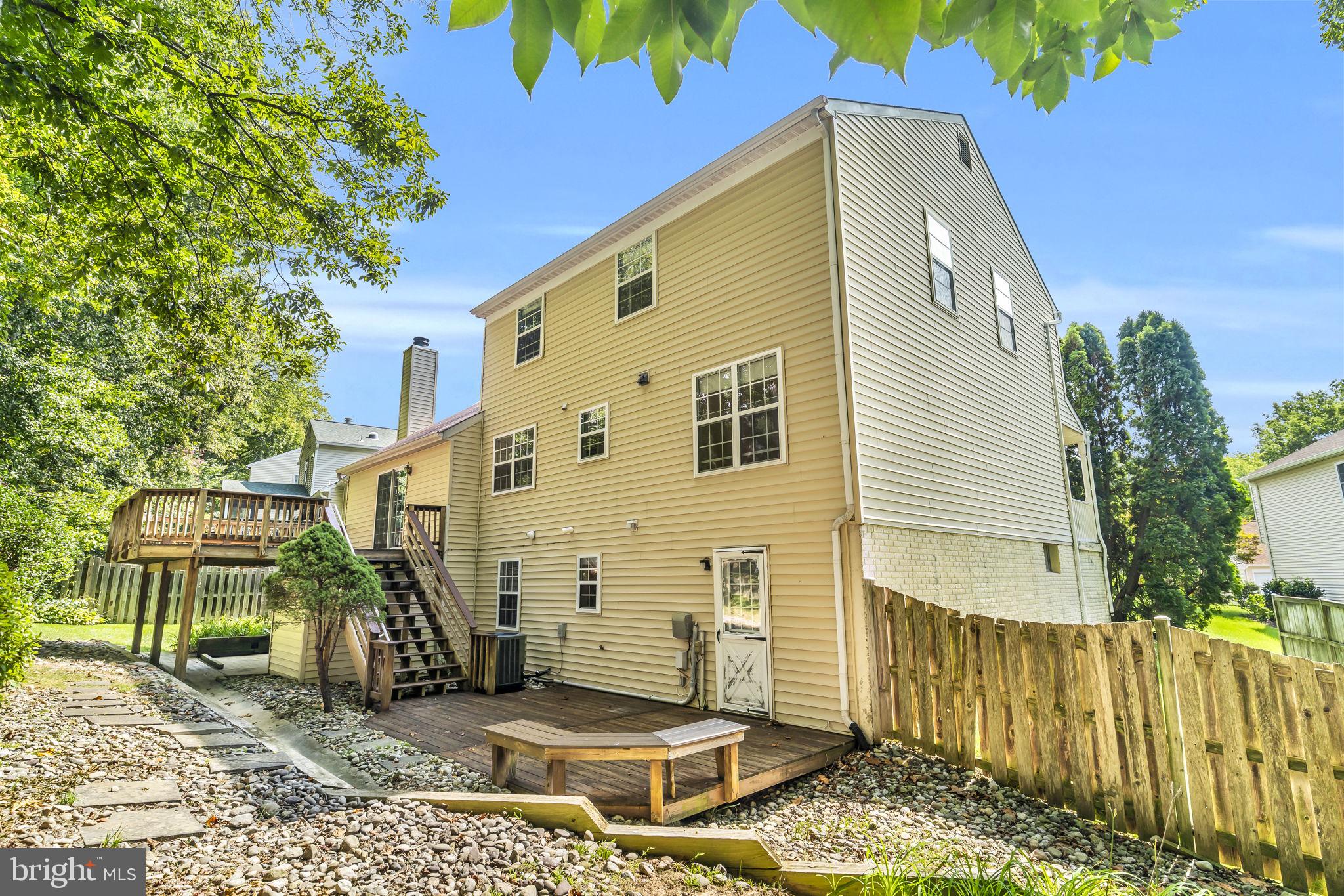 8516 INNISFREE DRIVE
