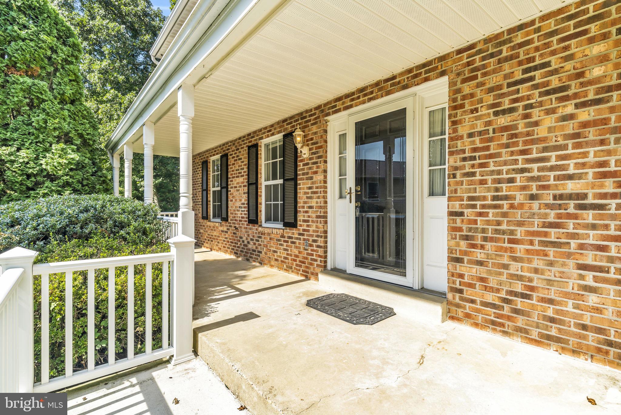8516 INNISFREE DRIVE