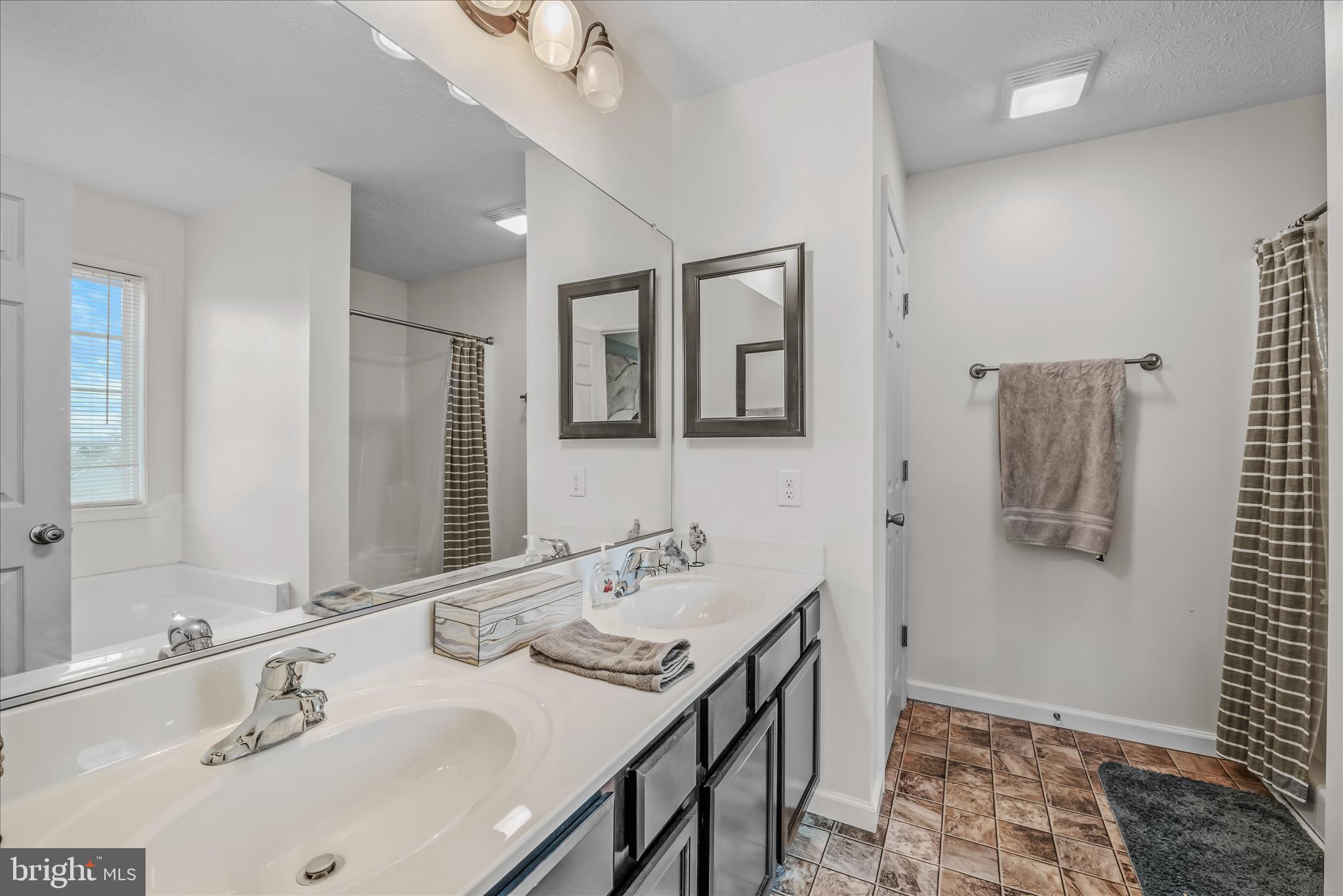 PEBBLE RIDGE - Residential