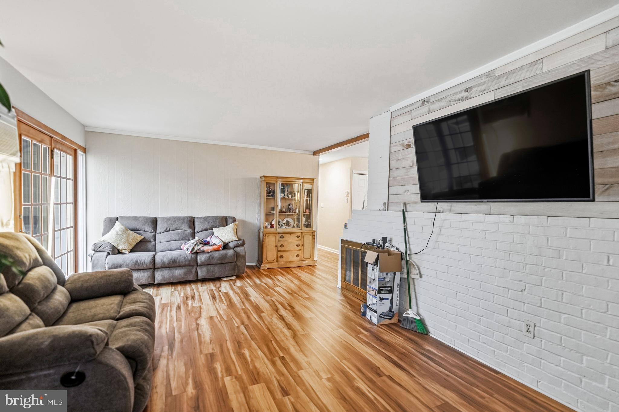 OAKTREE HOLLOW - Residential