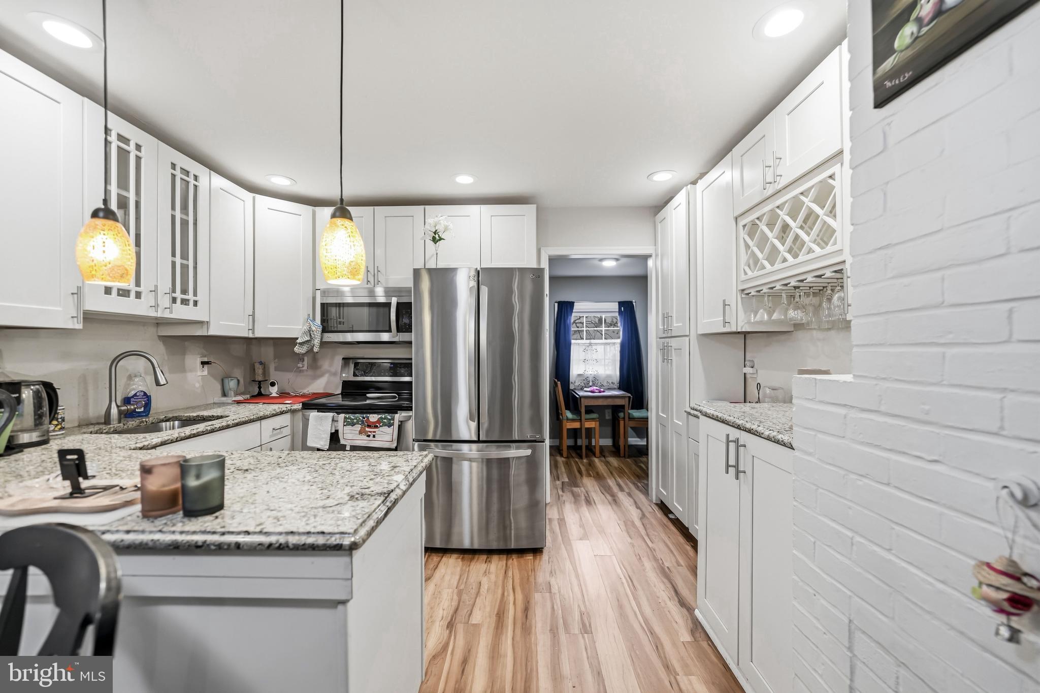 OAKTREE HOLLOW - Residential