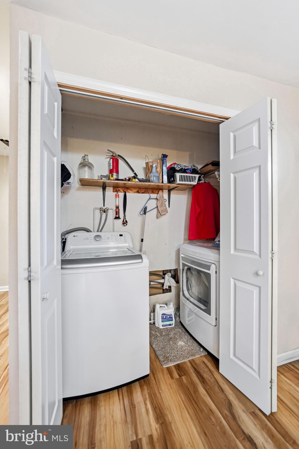 OAKTREE HOLLOW - Residential