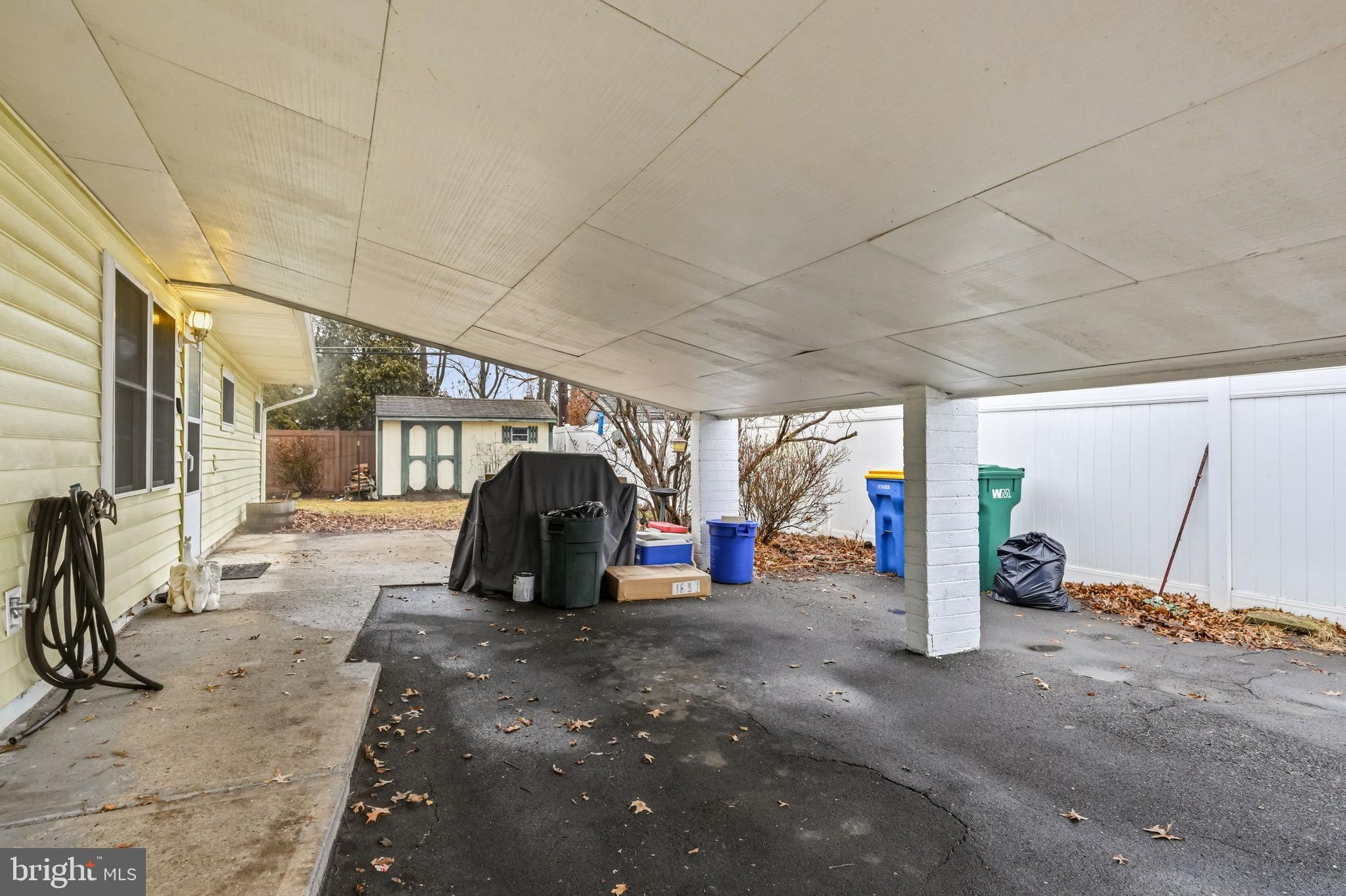 OAKTREE HOLLOW - Residential