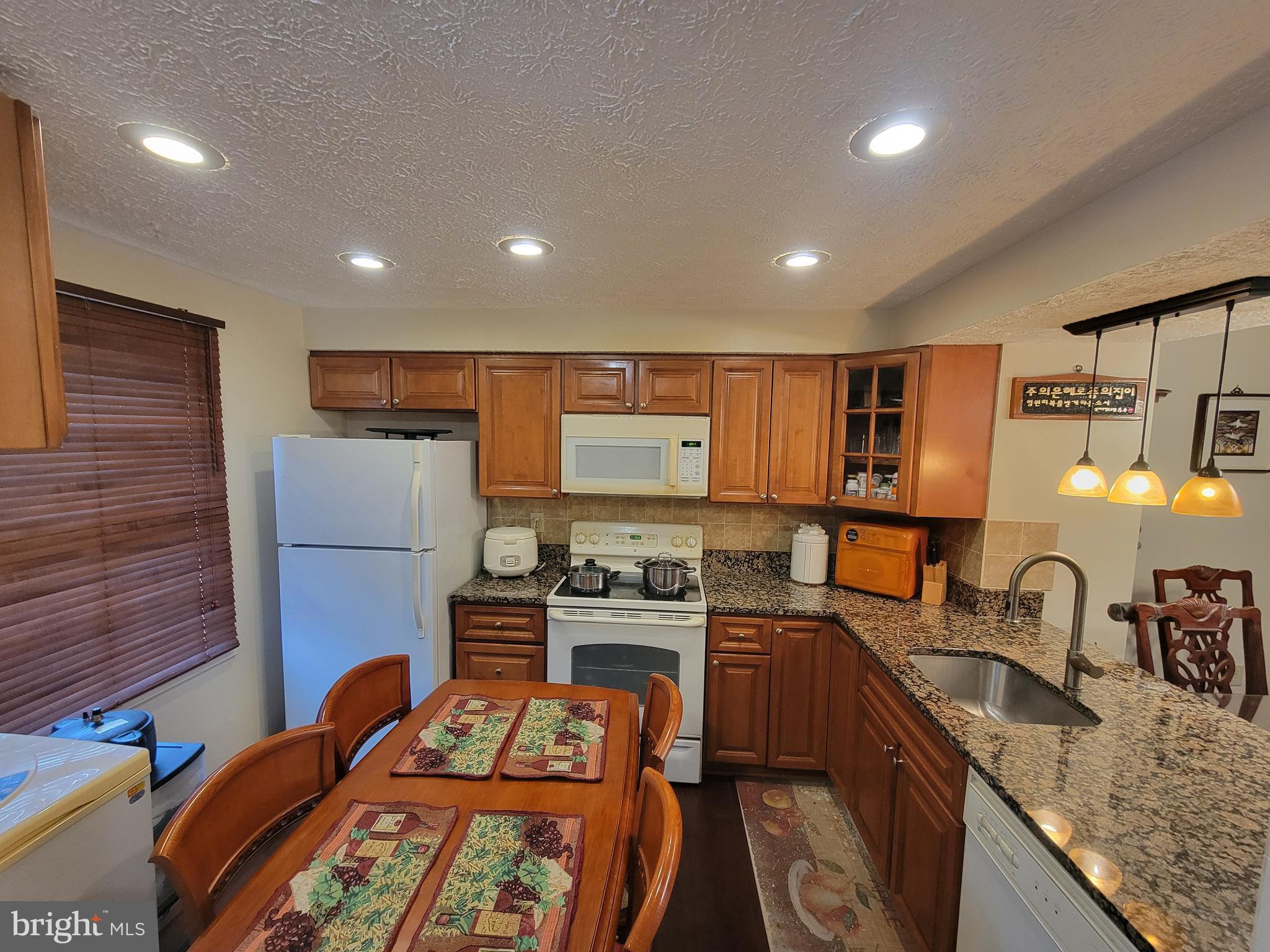 8438 SUGAR CREEK LANE