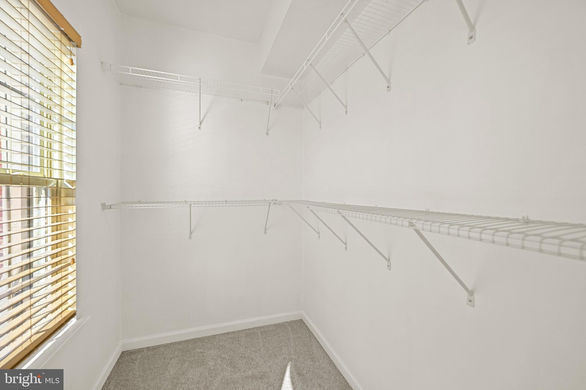 VIRGINIA MANOR - Residential