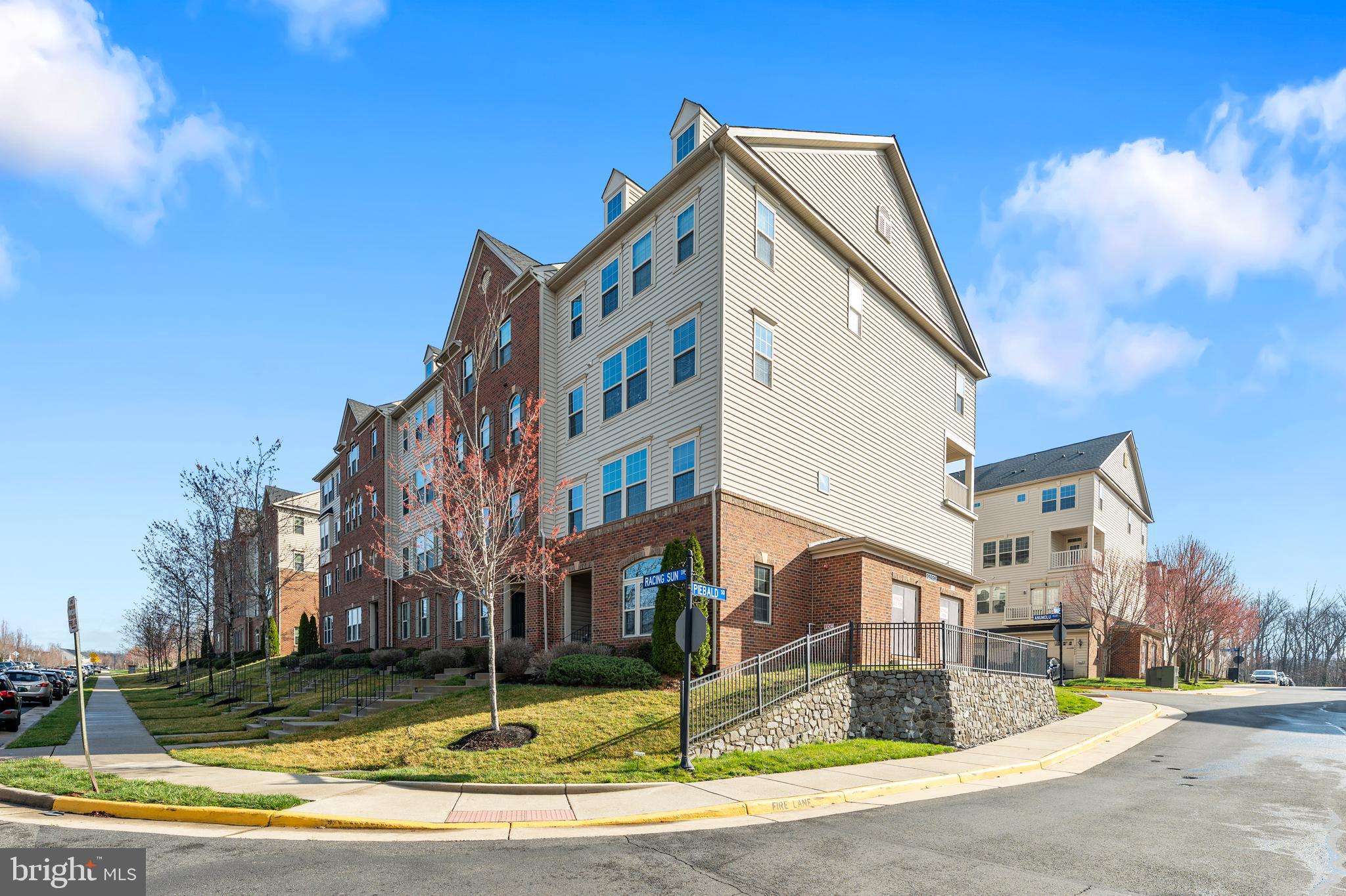 VIRGINIA MANOR - Residential