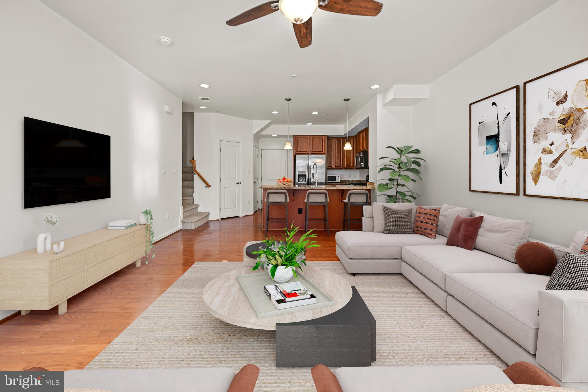 VIRGINIA MANOR - Residential